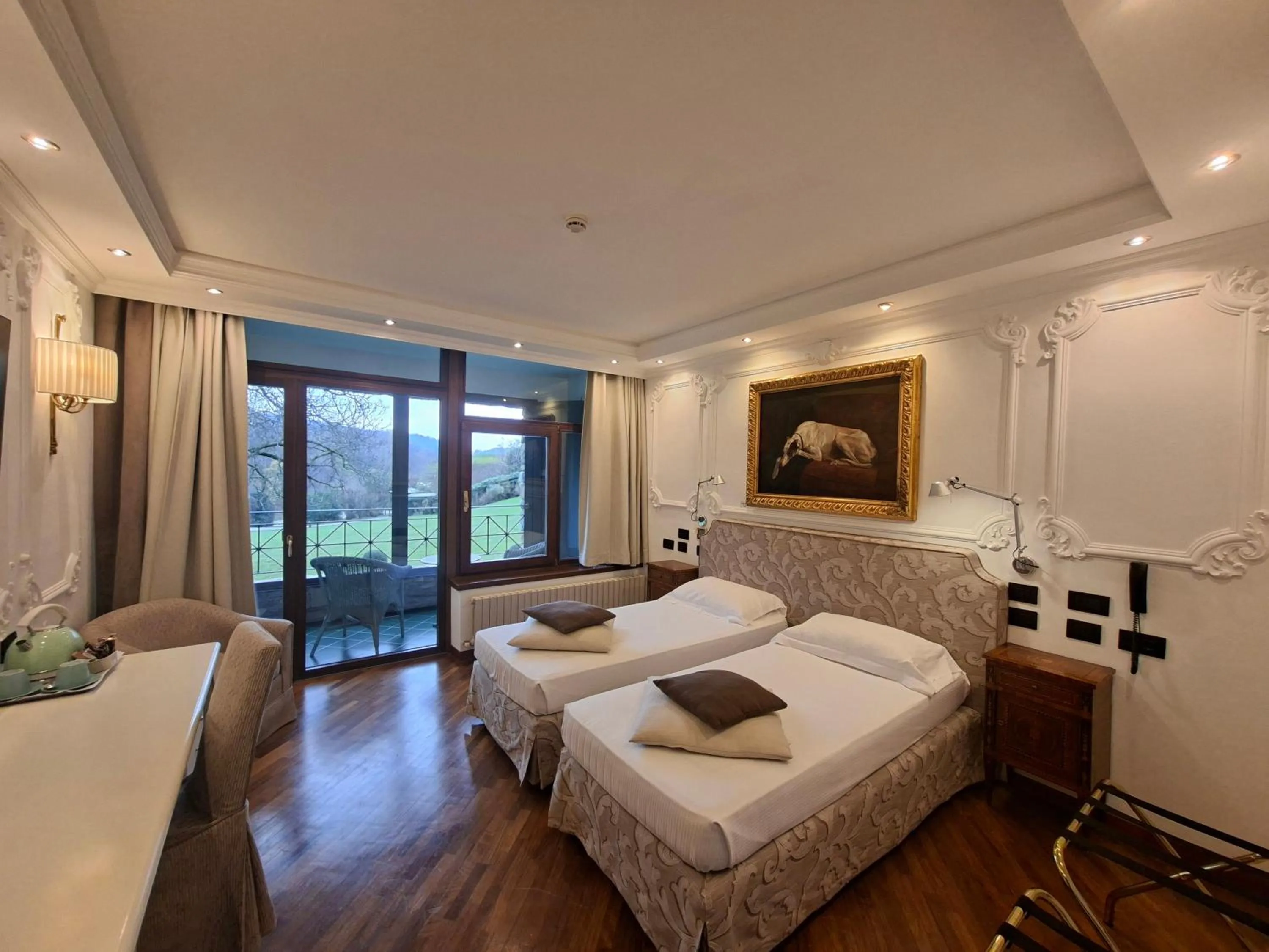 Photo of the whole room, Bed in Relais I Due Roccoli