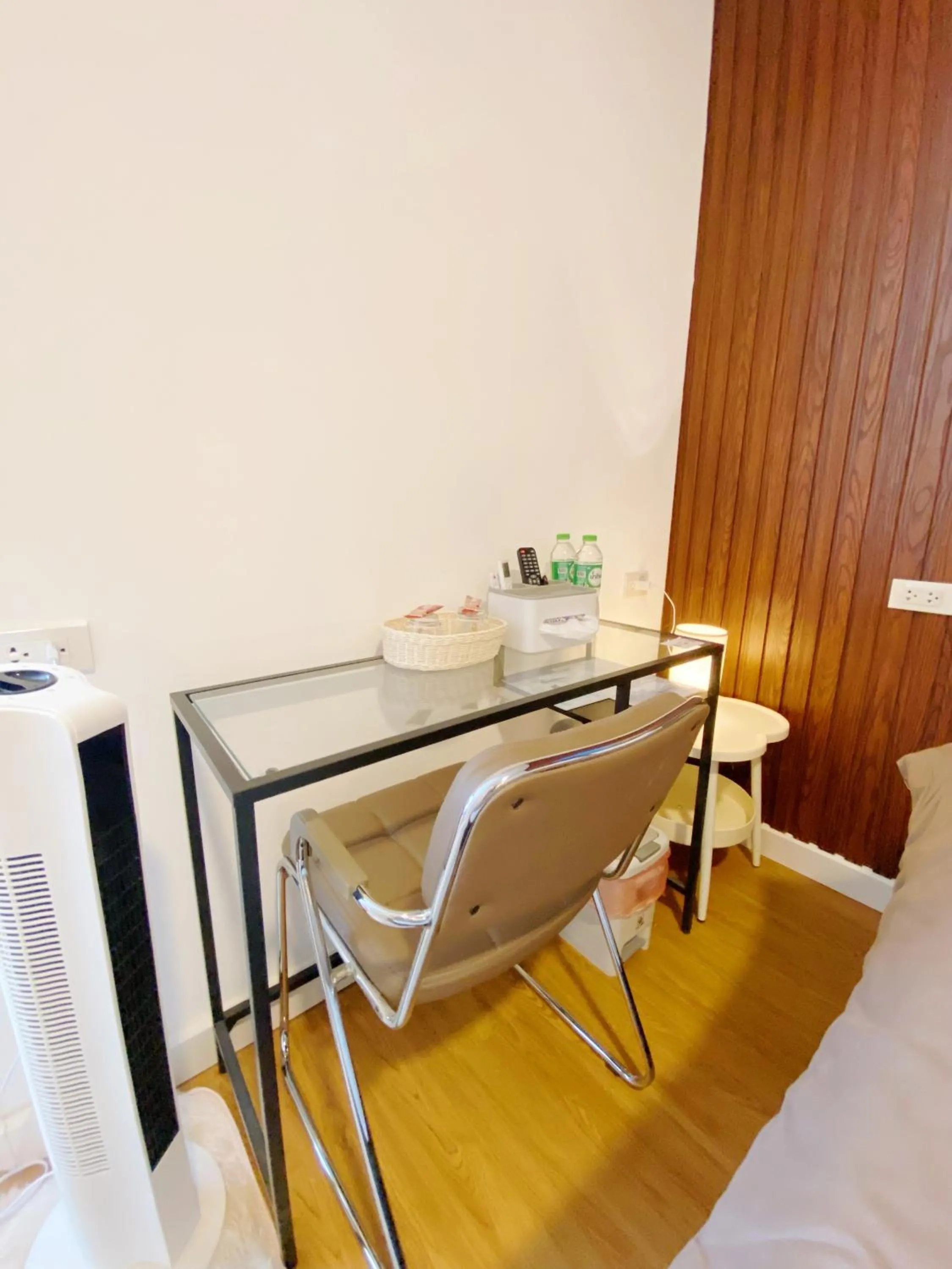 Seating area, Bed in SJ Beach House Patong
