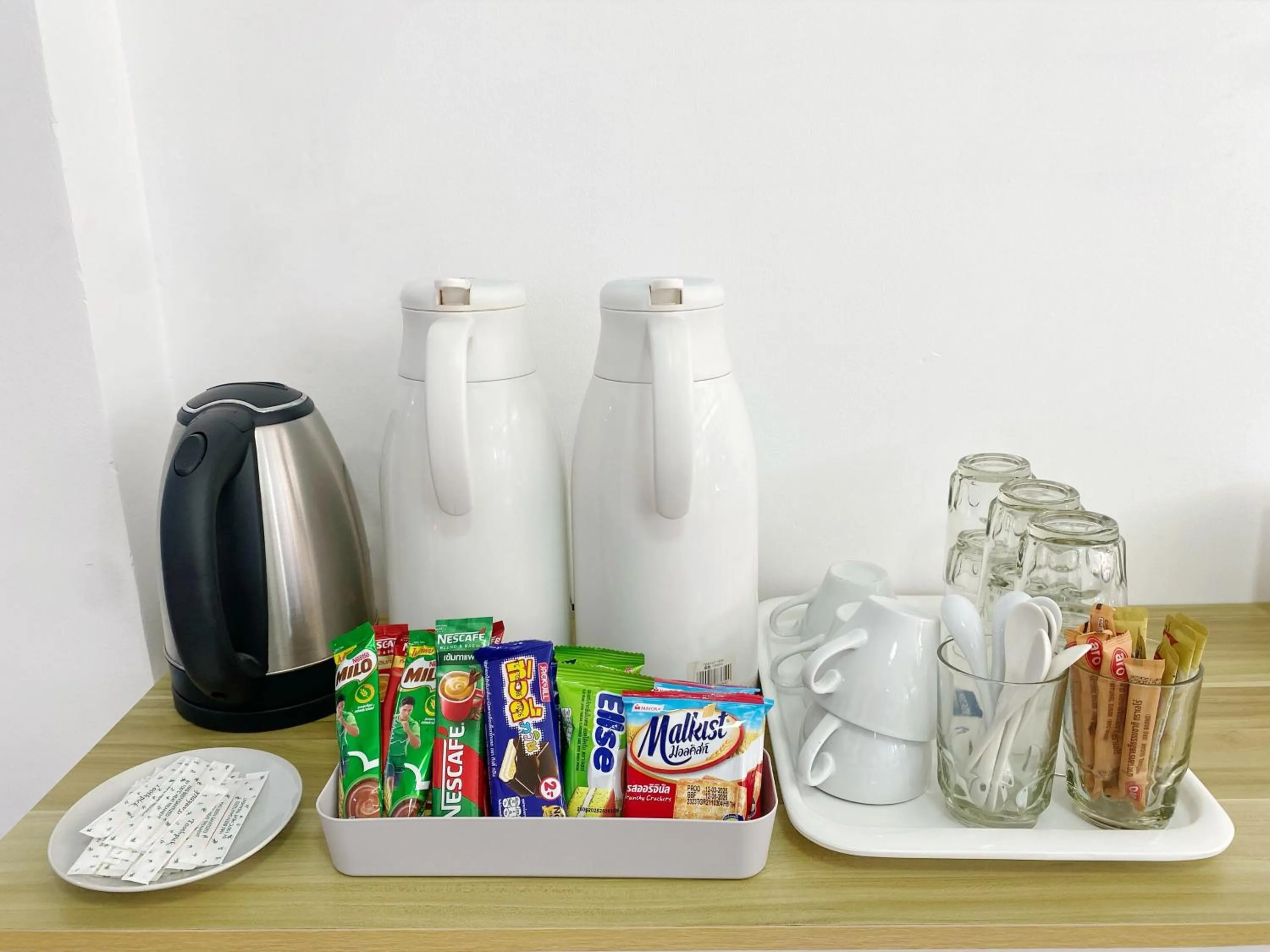 Coffee/tea facilities in SJ Beach House Patong