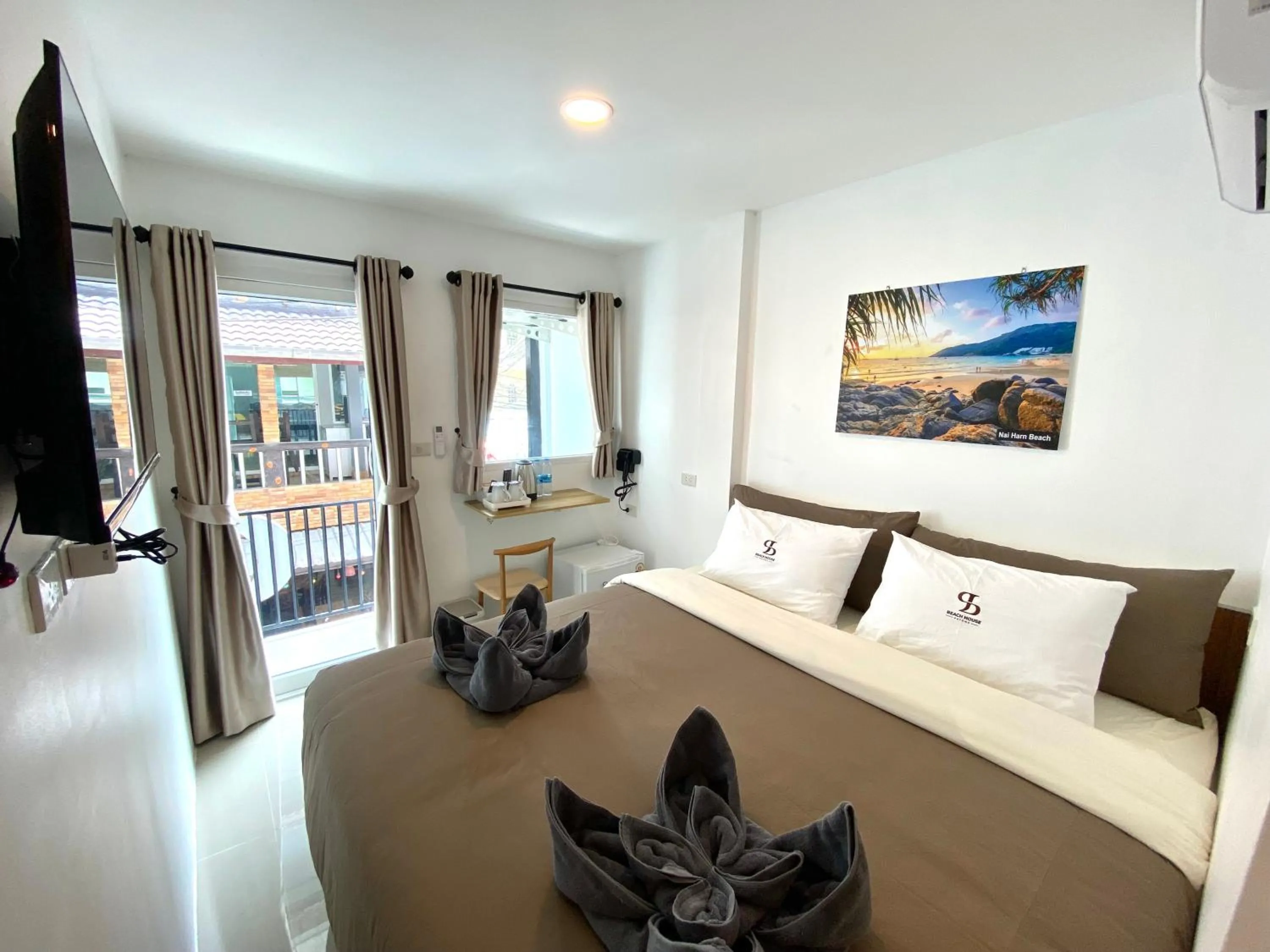 Bed in SJ Beach House Patong