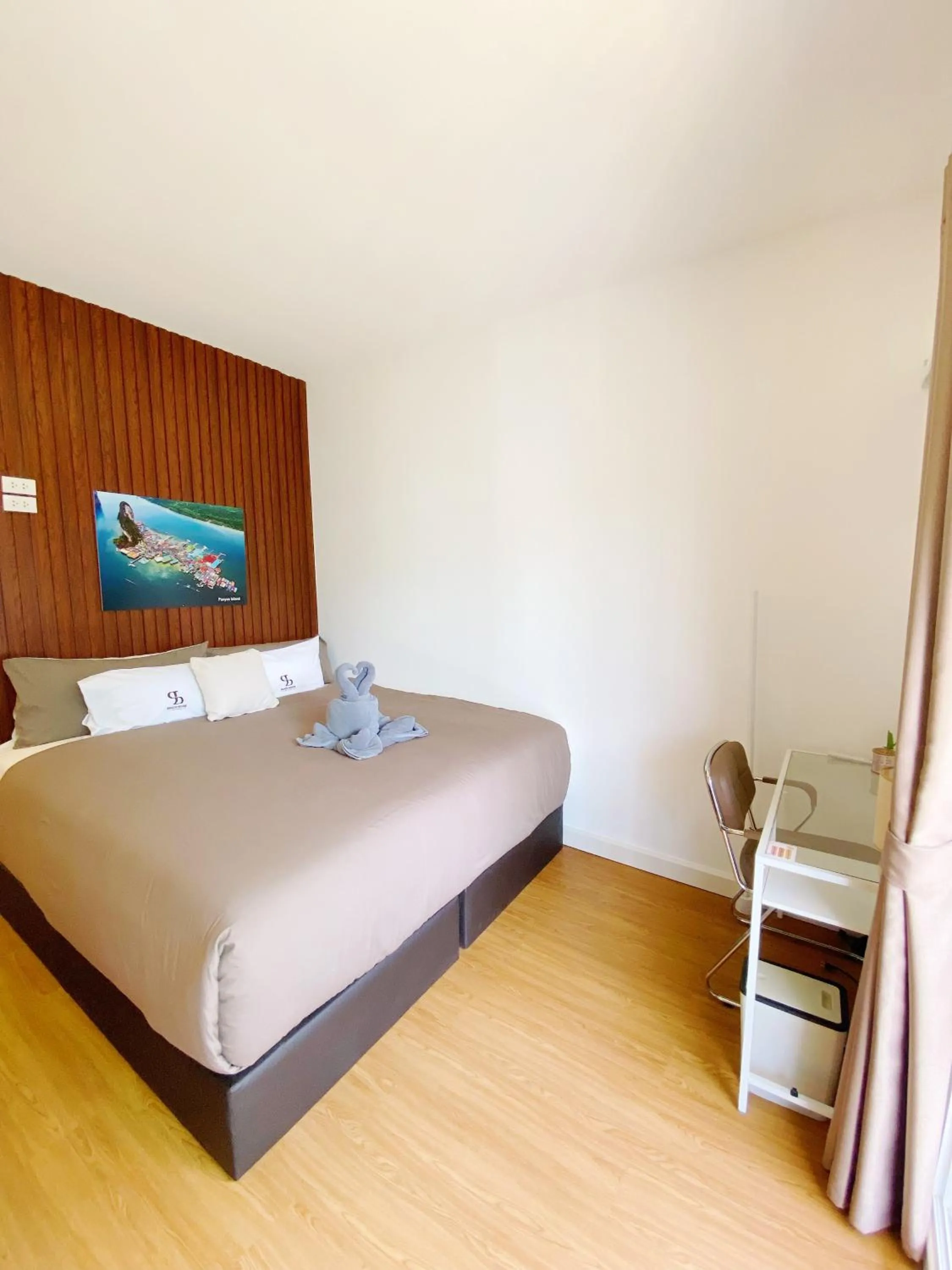 Bed in SJ Beach House Patong