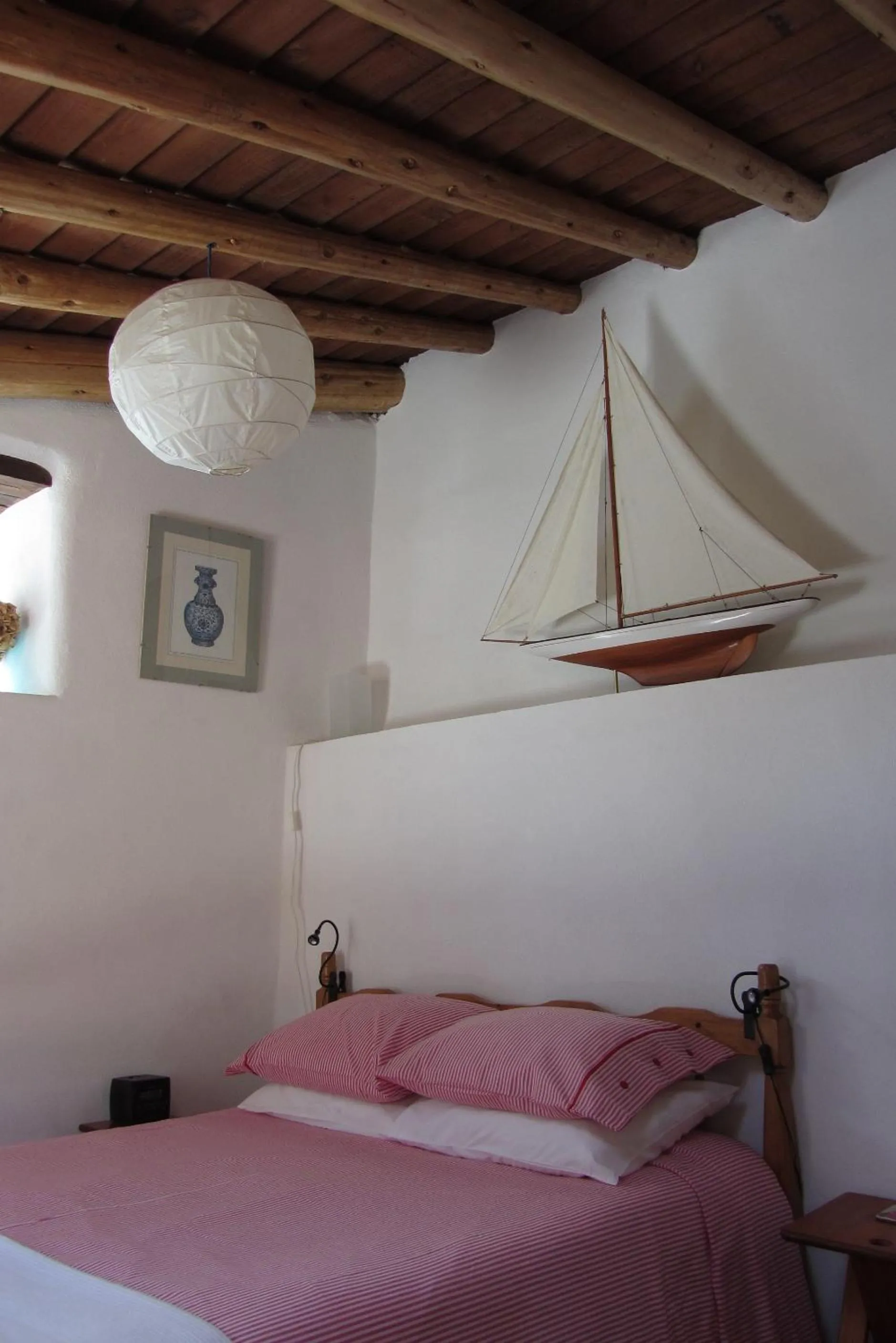 Bed in O Palheiro