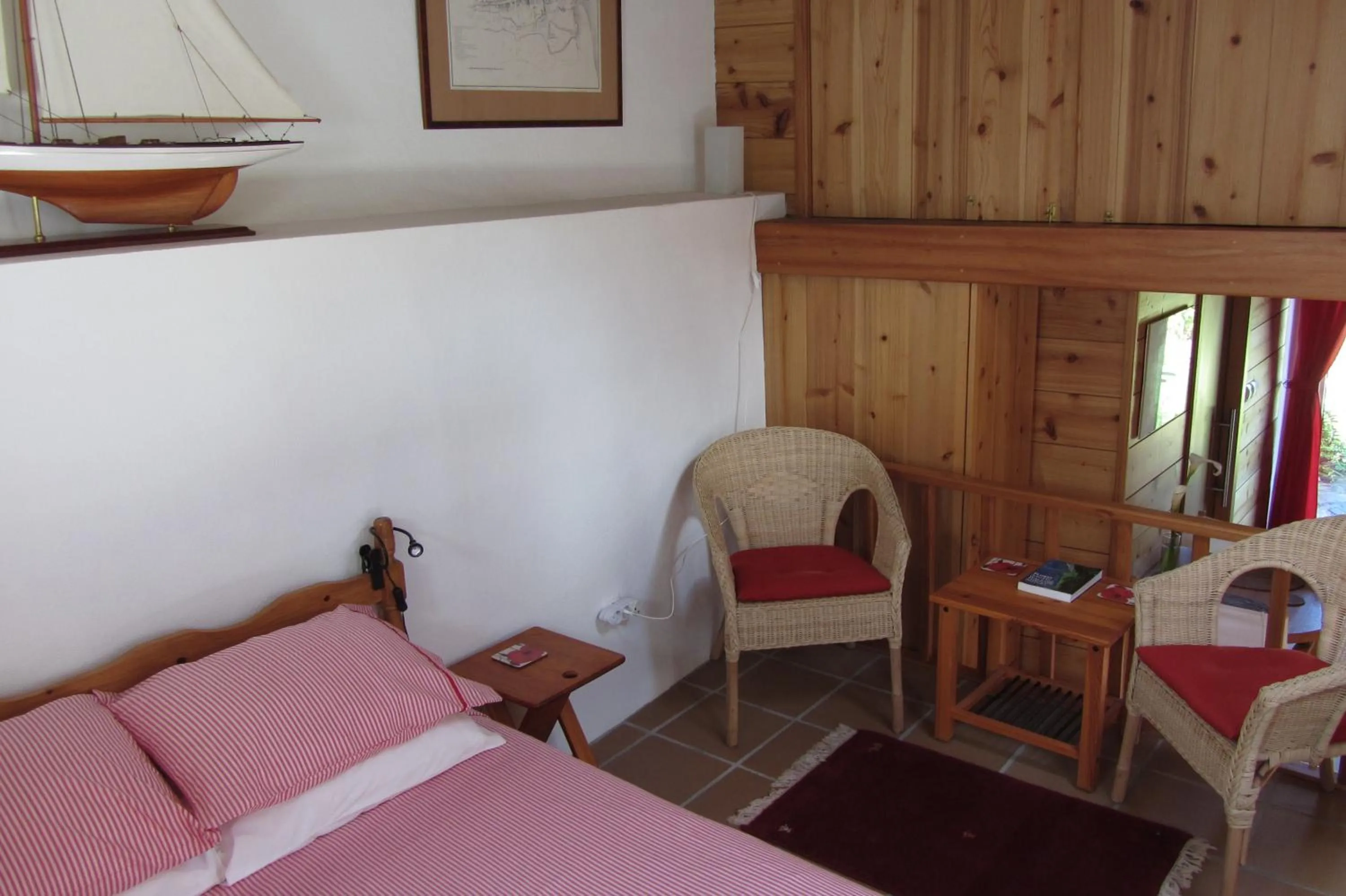 Bed in O Palheiro