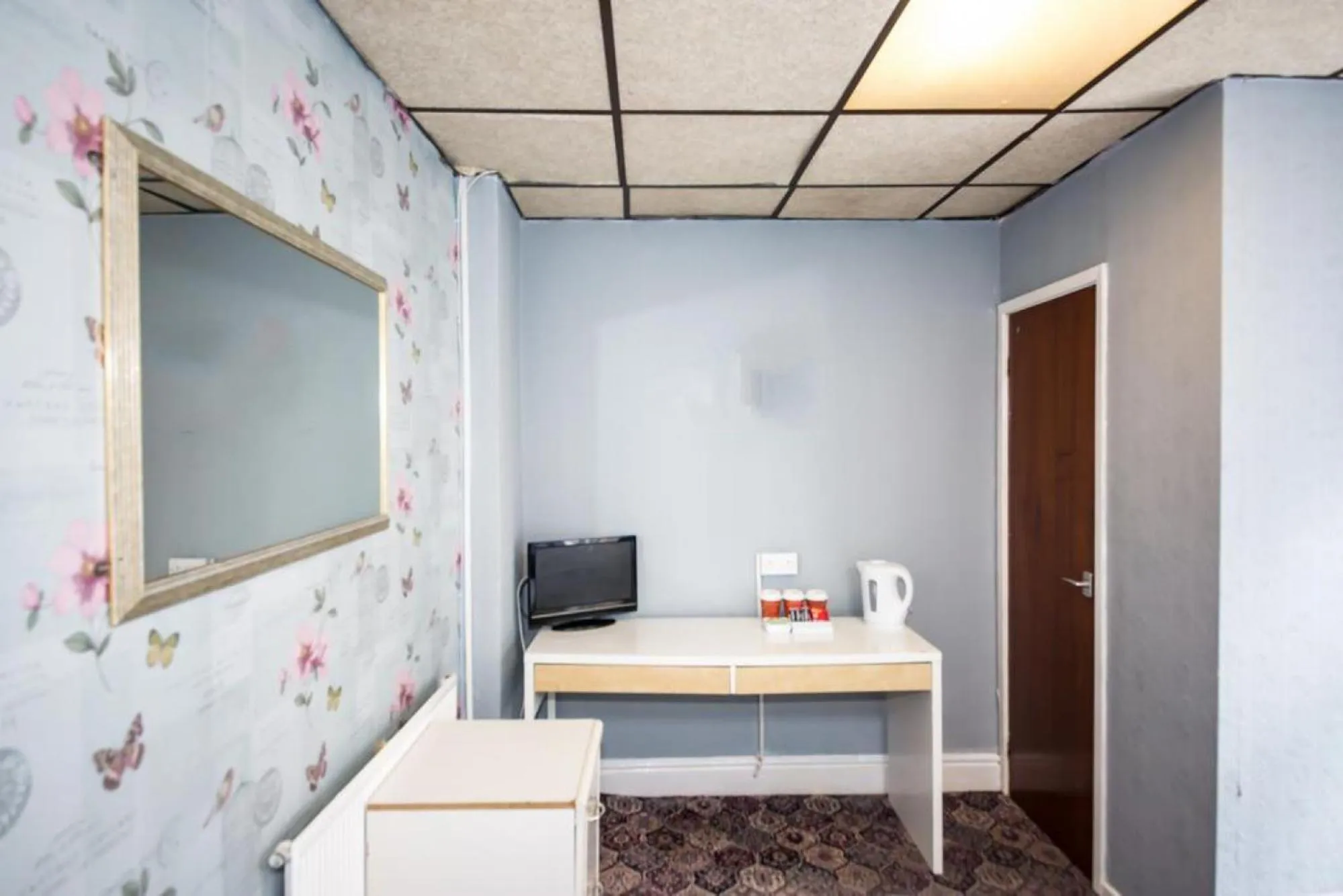 Bed in MyRoomz Silver Strand Hotel