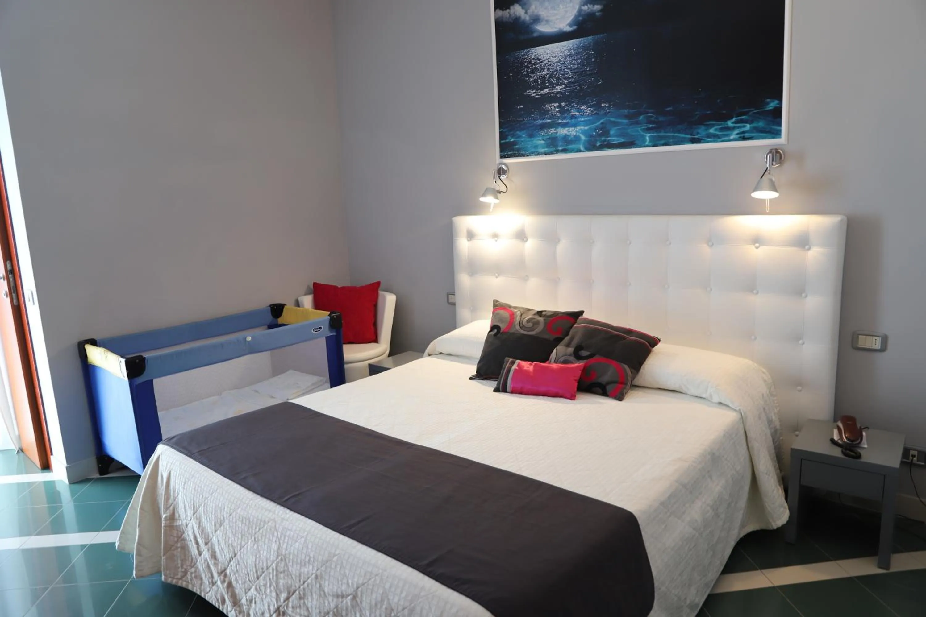 Bed in Hotel Metropol