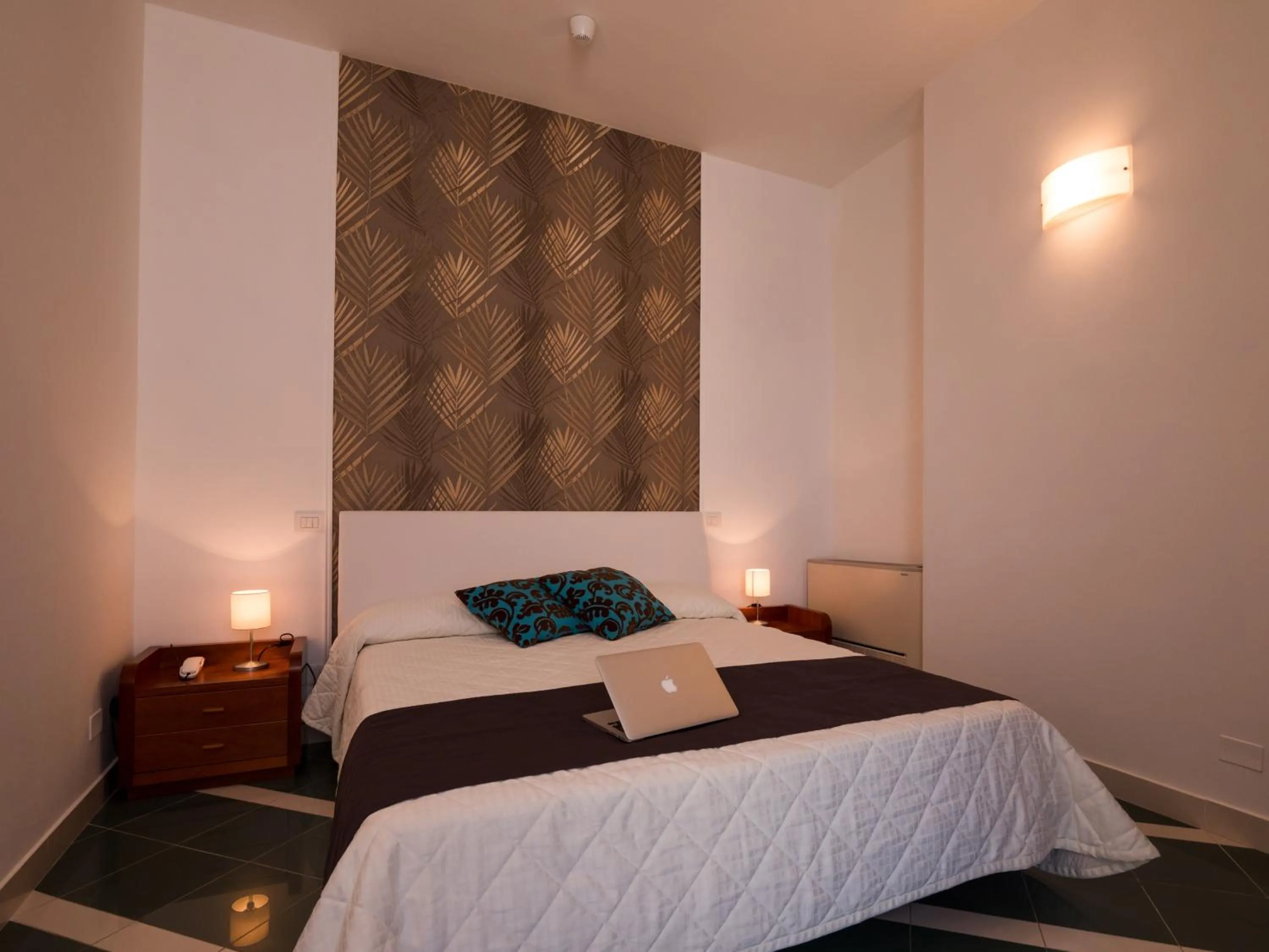 Bed in Hotel Metropol