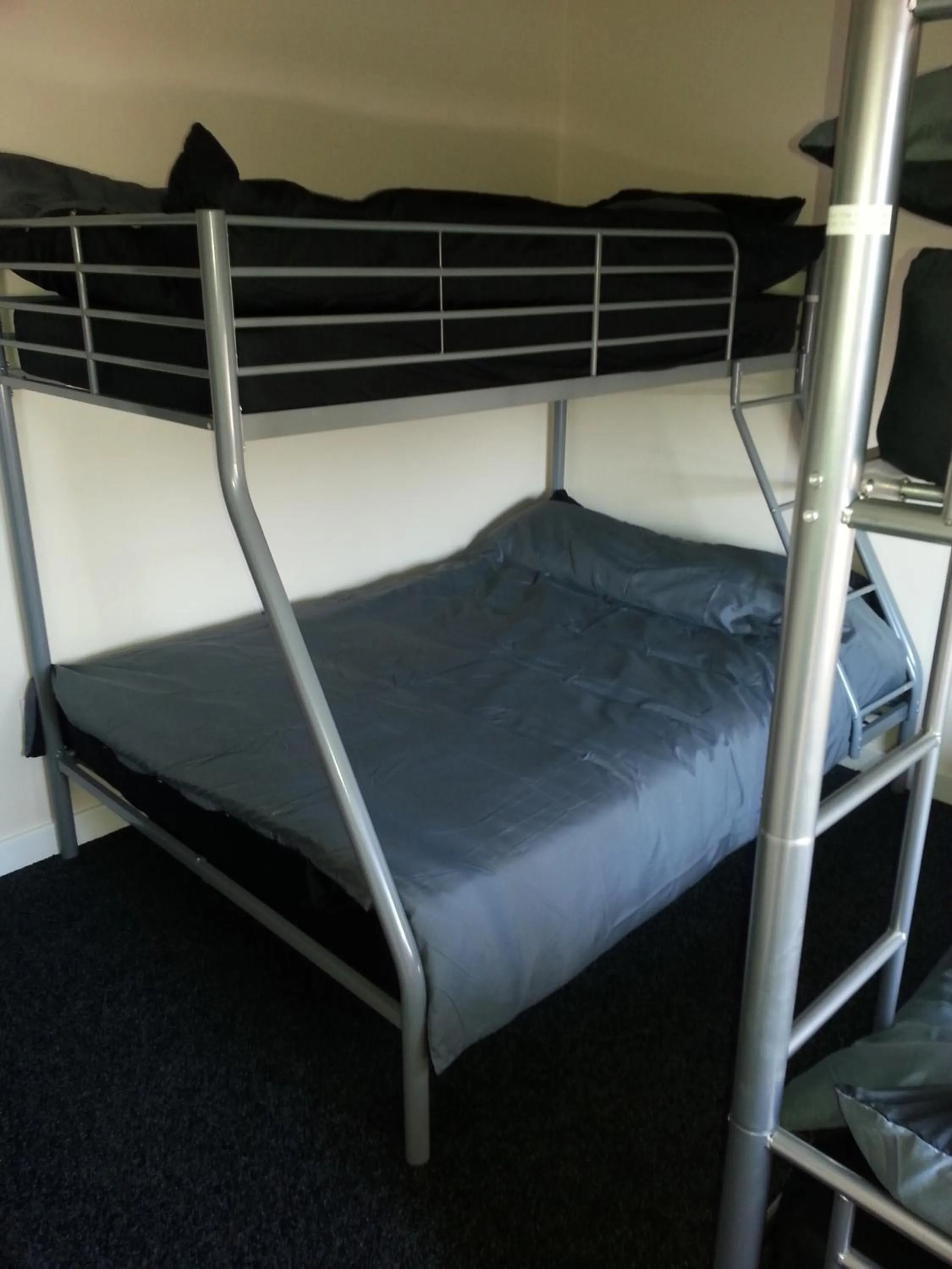 bunk bed, Bed in Budget Hostel
