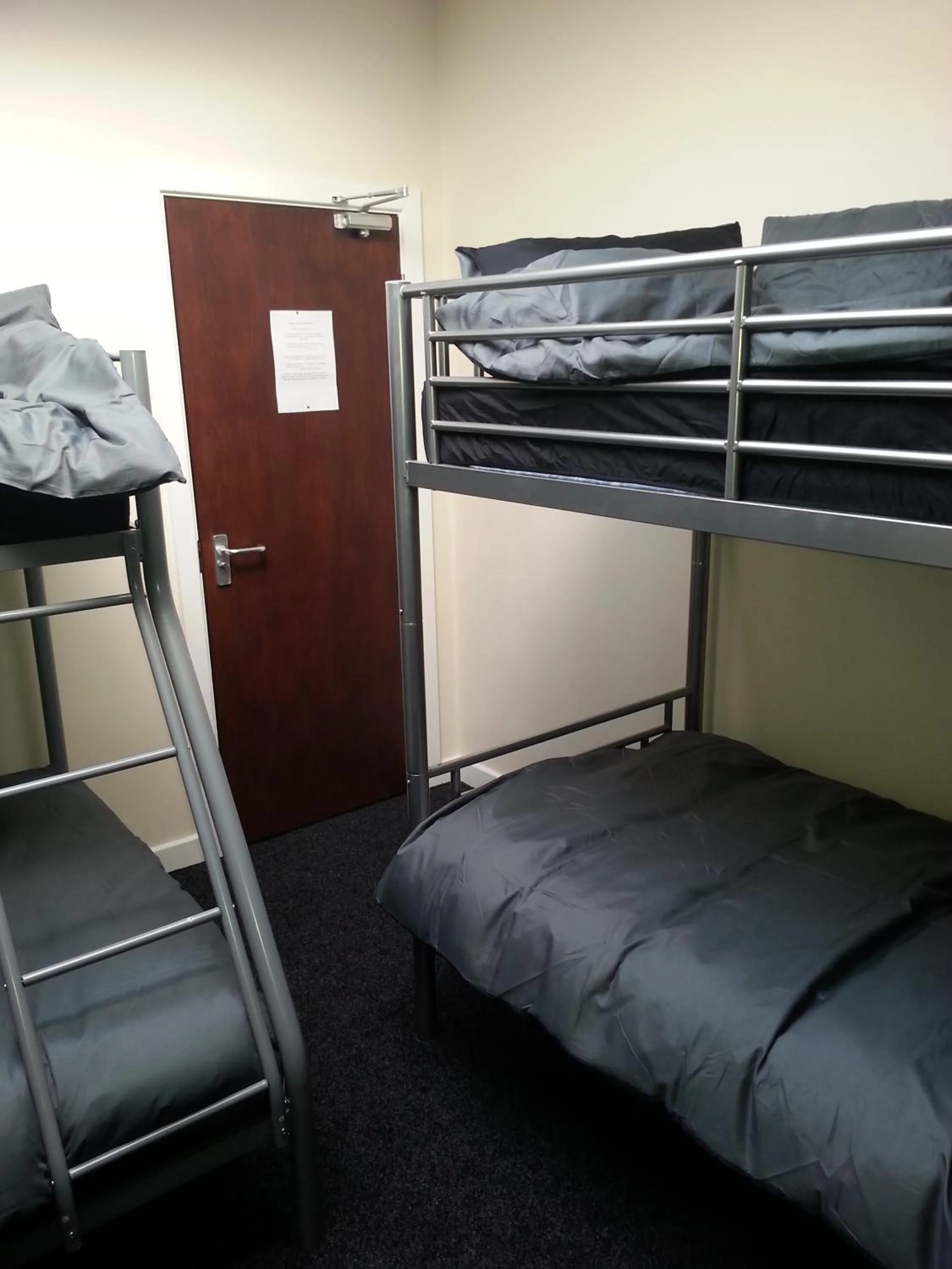 bunk bed, Bed in Budget Hostel