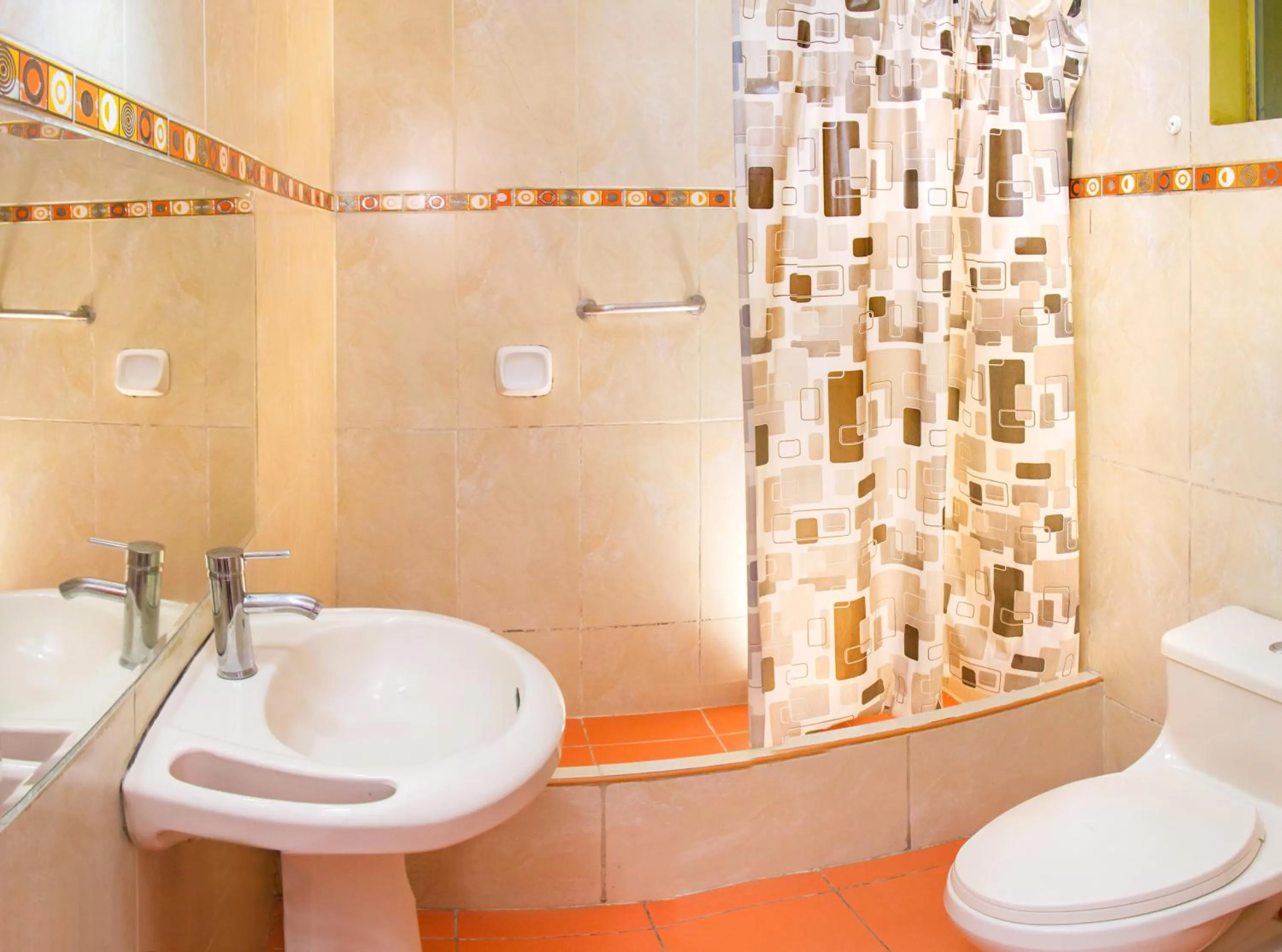 Bathroom in Hotel Colon Plaza