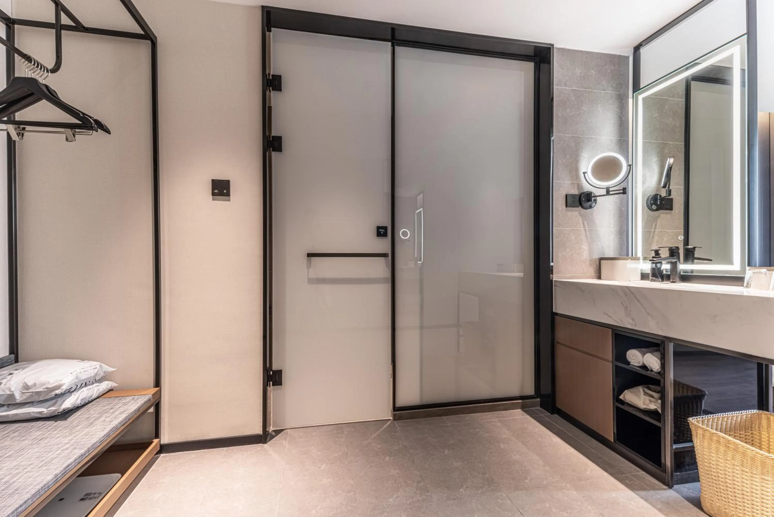 Bed in Atour Hotel Hangzhou Xiaoshan Airport Airport Town