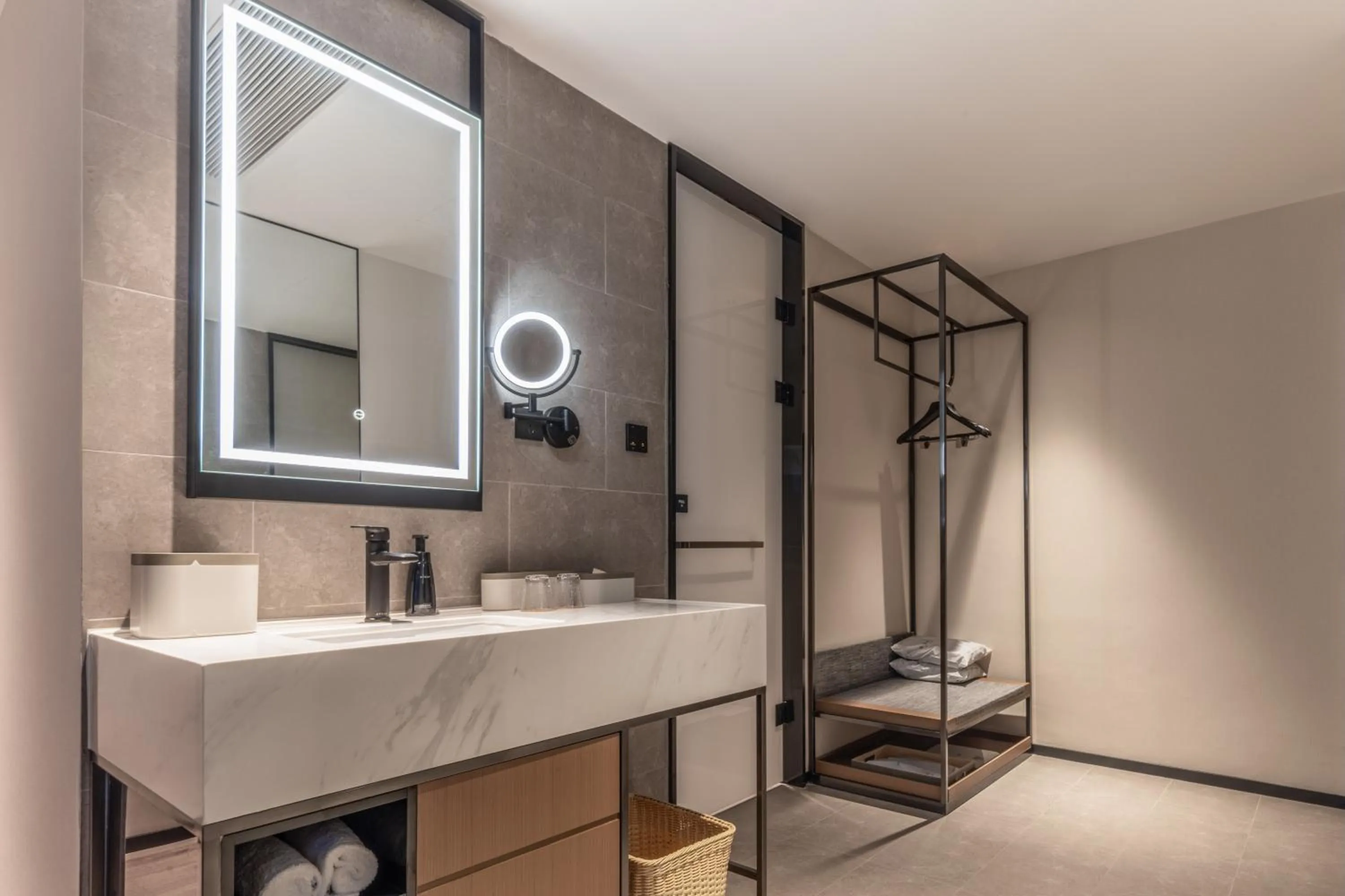 Atour Hotel Hangzhou Xiaoshan Airport Airport Town