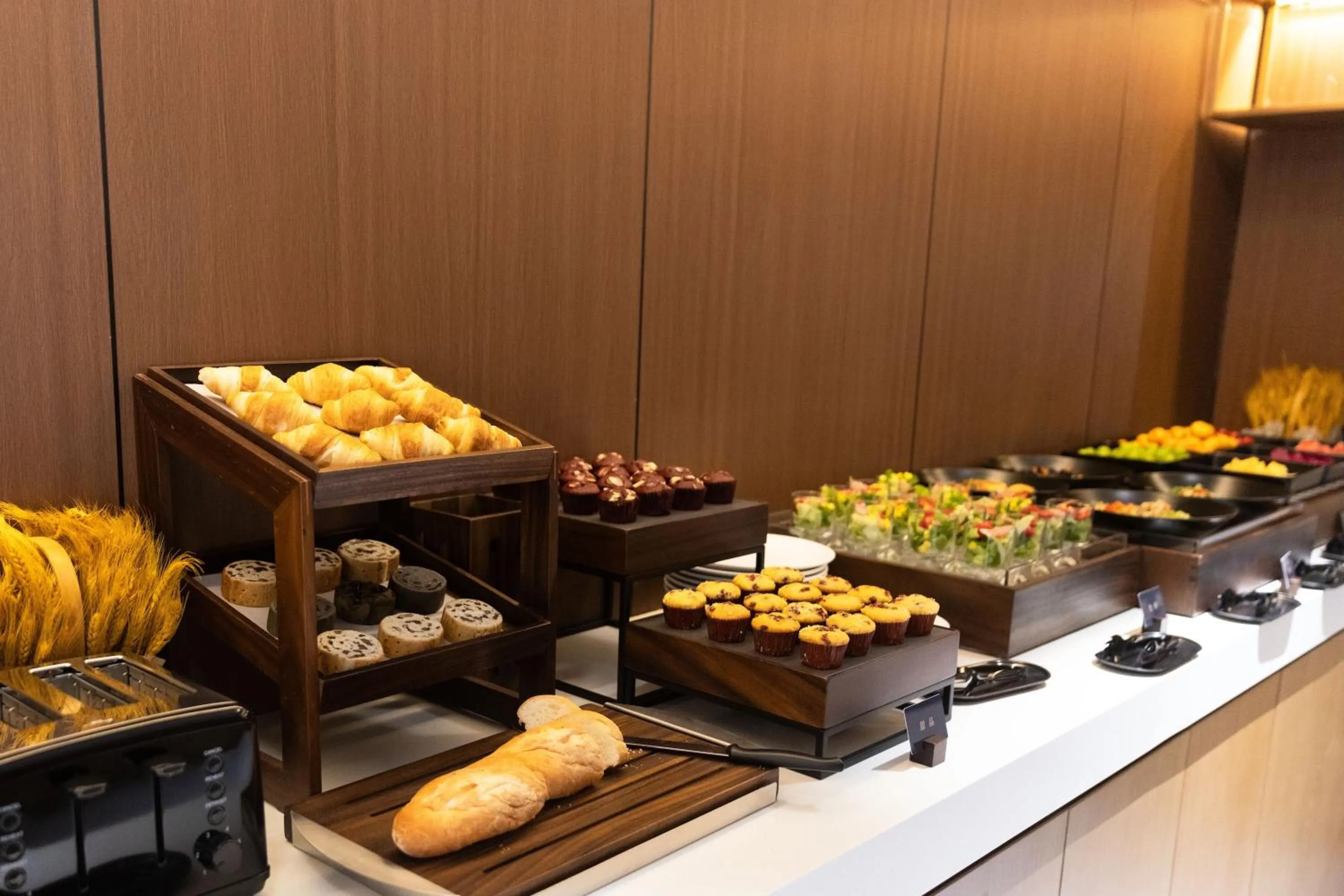 Breakfast in Atour Hotel Hangzhou Xiaoshan Airport Airport Town