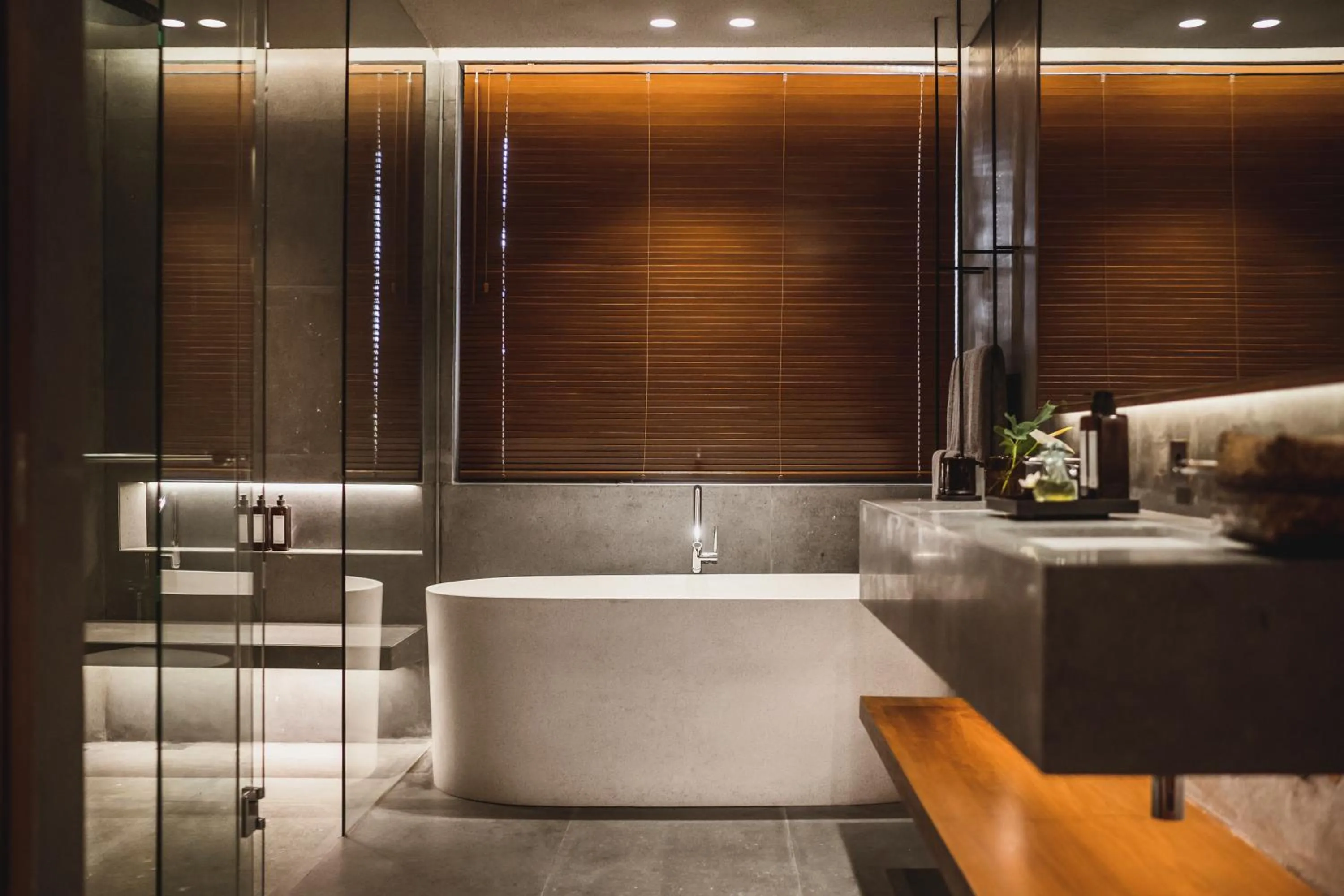 Bathroom in iSuite by Ekosistem