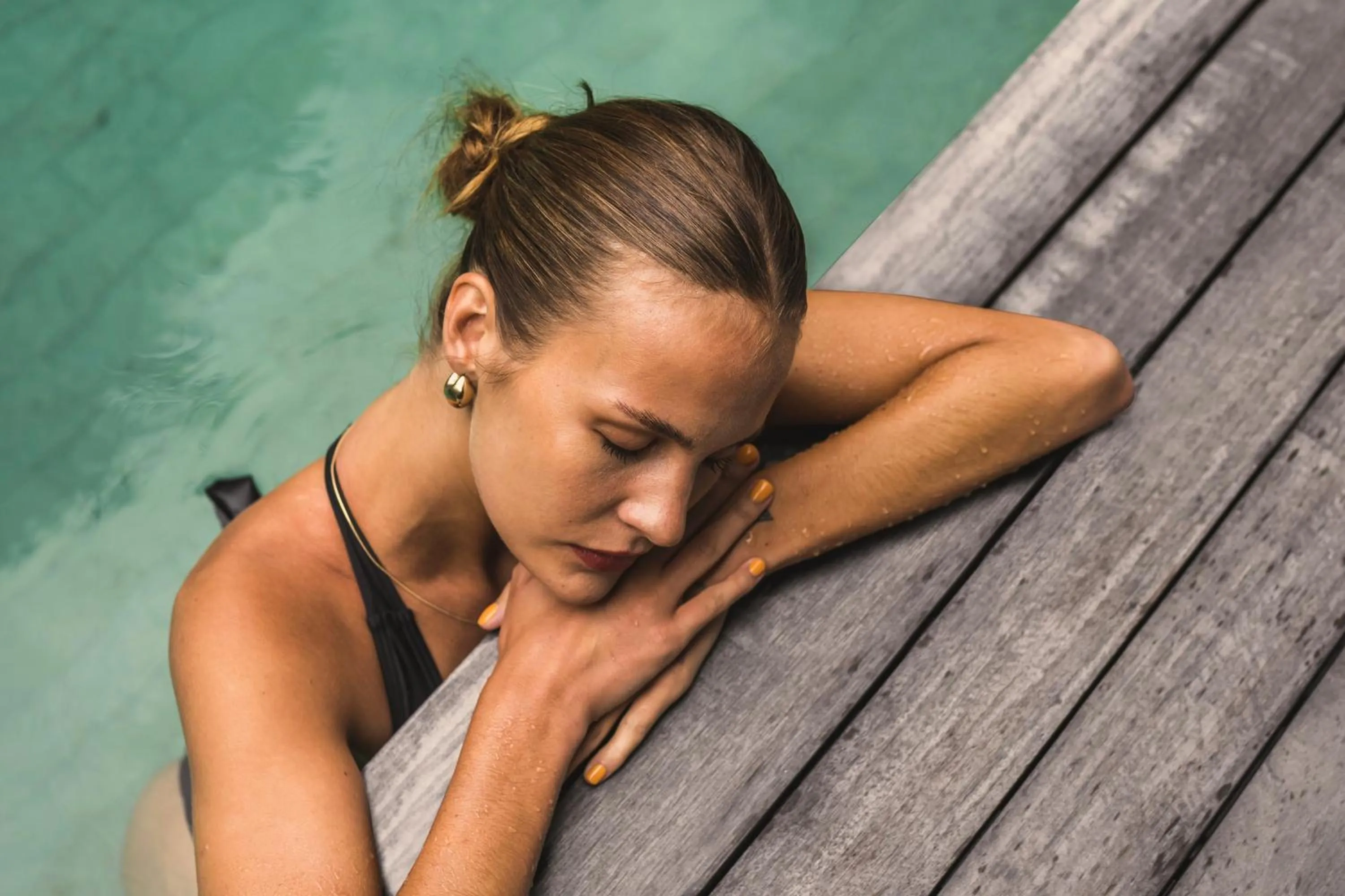 Swimming pool in iSuite by Ekosistem