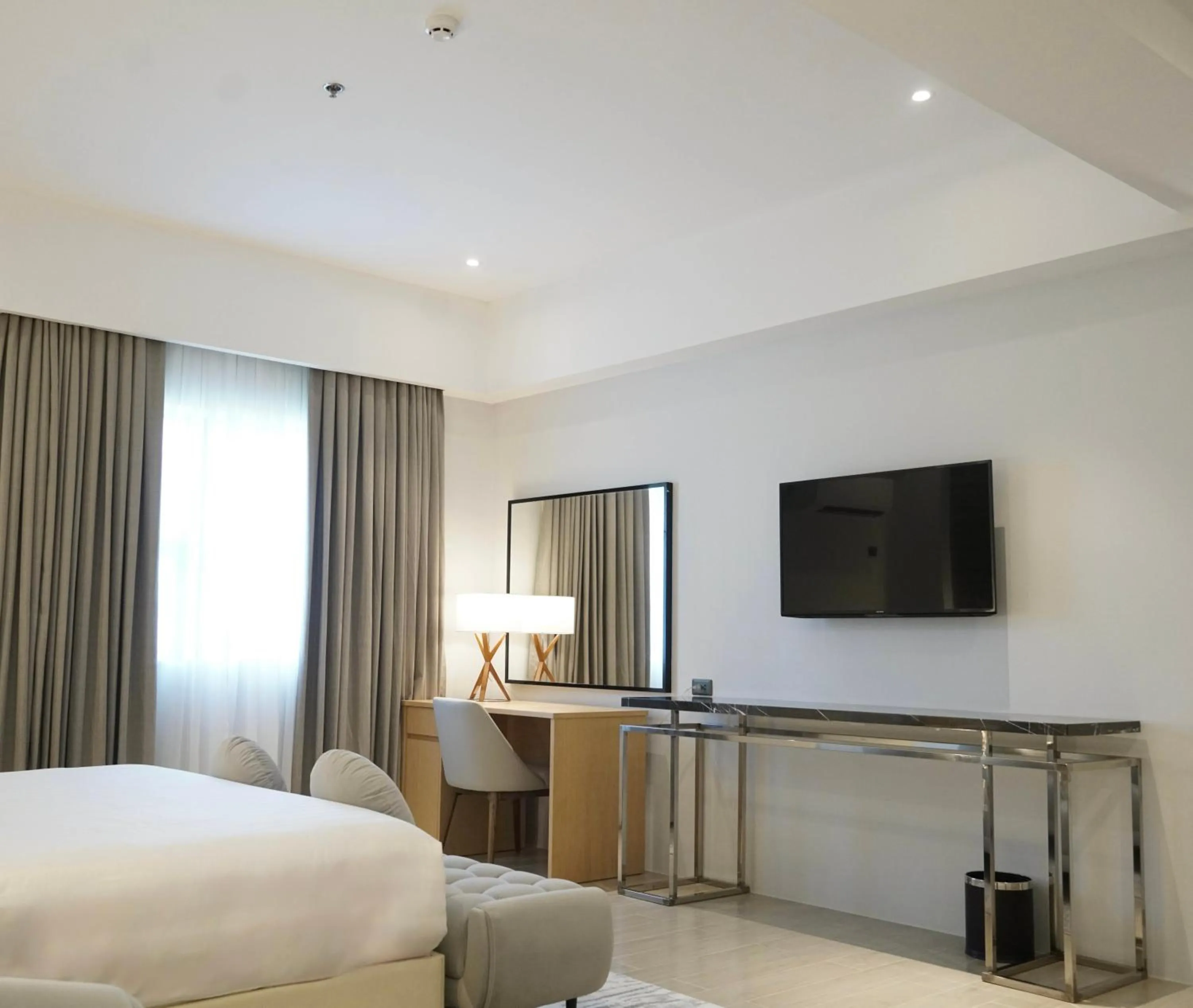 Shower, Bed in Amarah Hotel