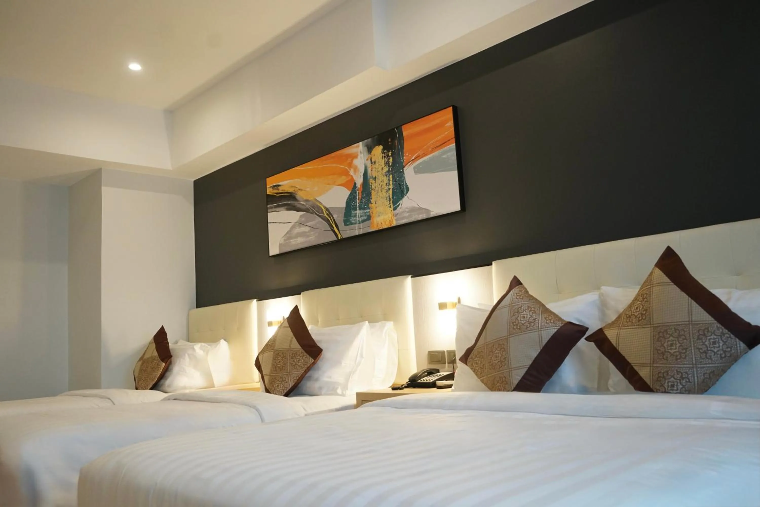 Shower, Bed in Amarah Hotel