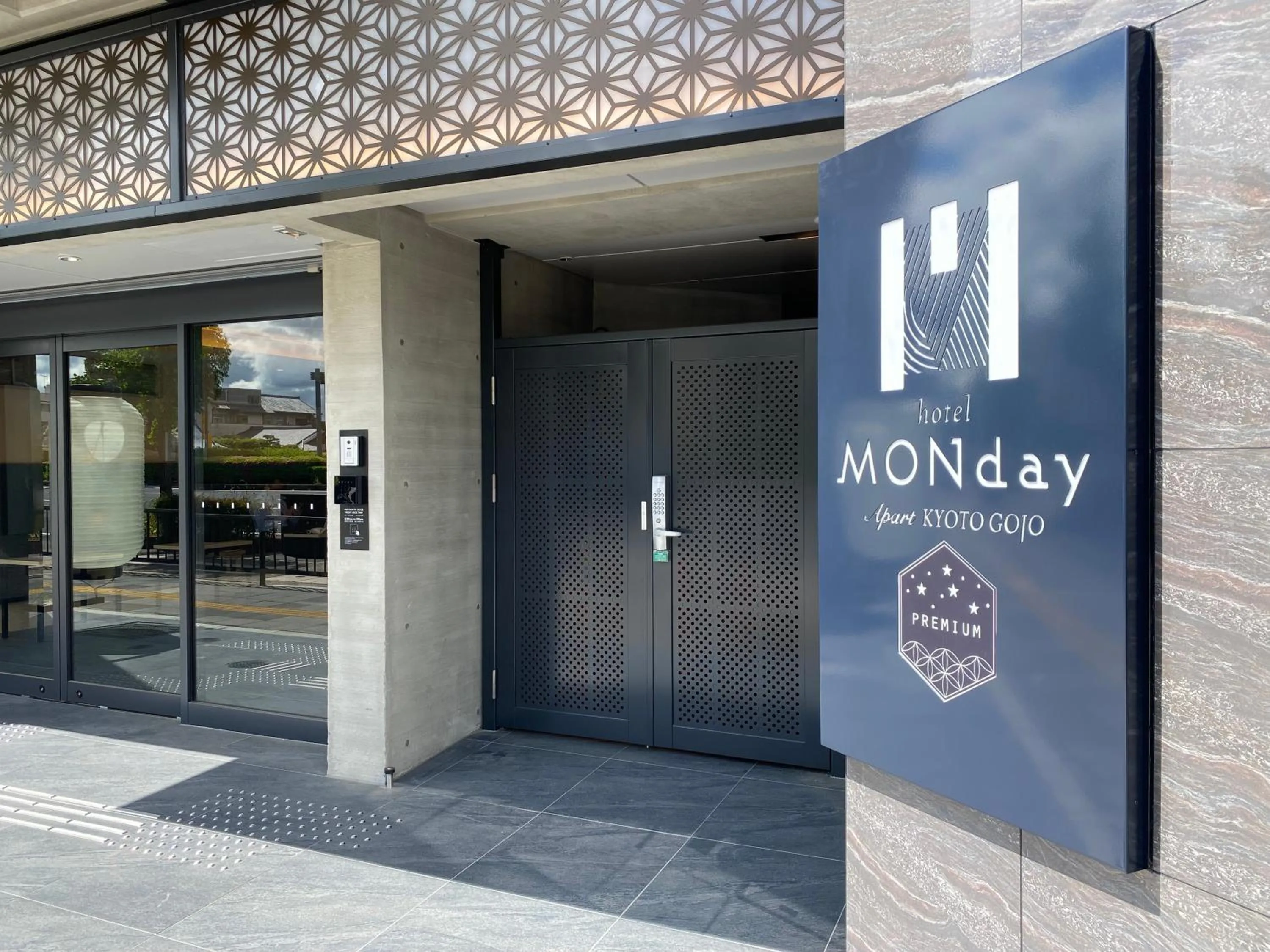Premium Apart MONday KYOTO GOJO