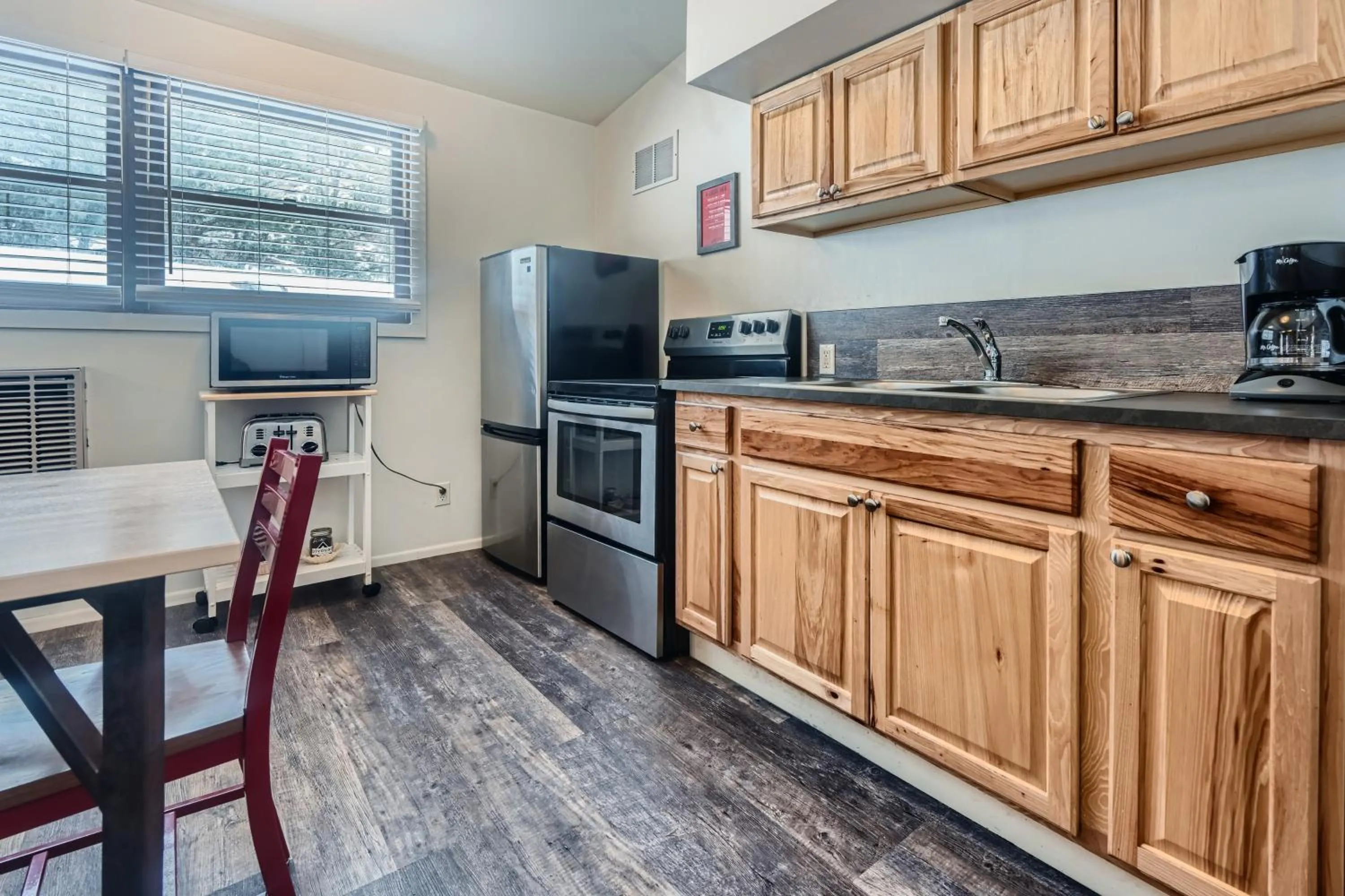 Kitchen or kitchenette in A-Lodge Boulder