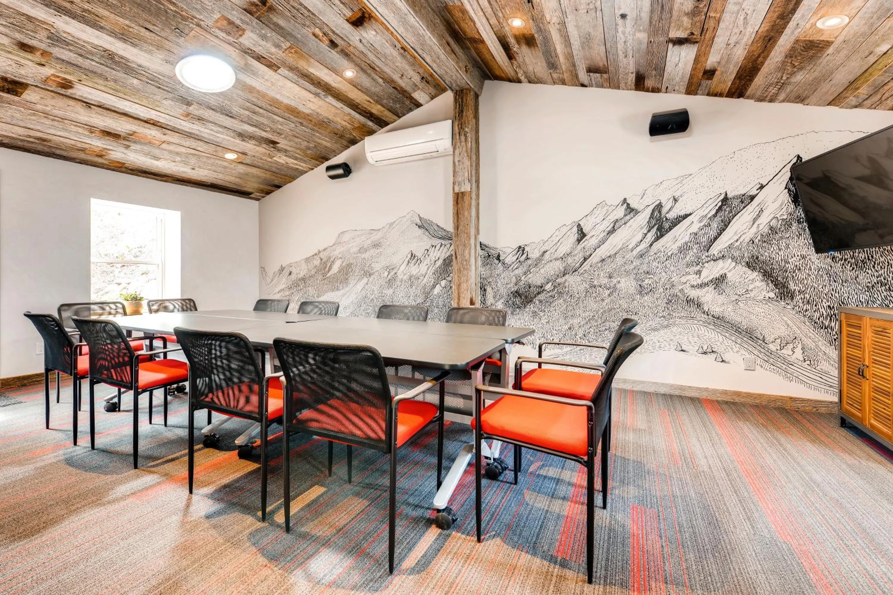 Meeting/conference room in A-Lodge Boulder
