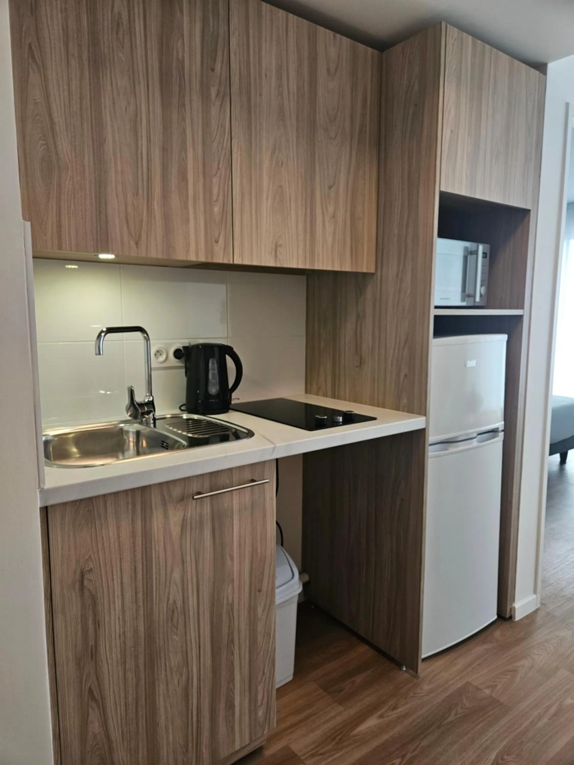 Kitchen or kitchenette in Zenao Appart'hôtels Saint-Maur-des-Fossés