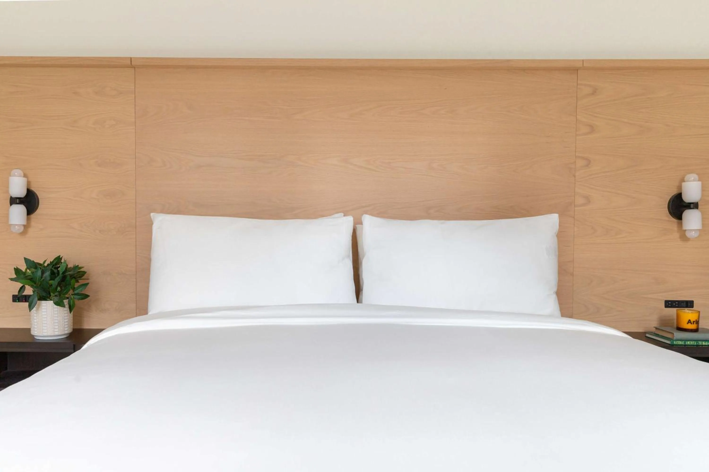 Bedroom, Bed in Arlo SoHo