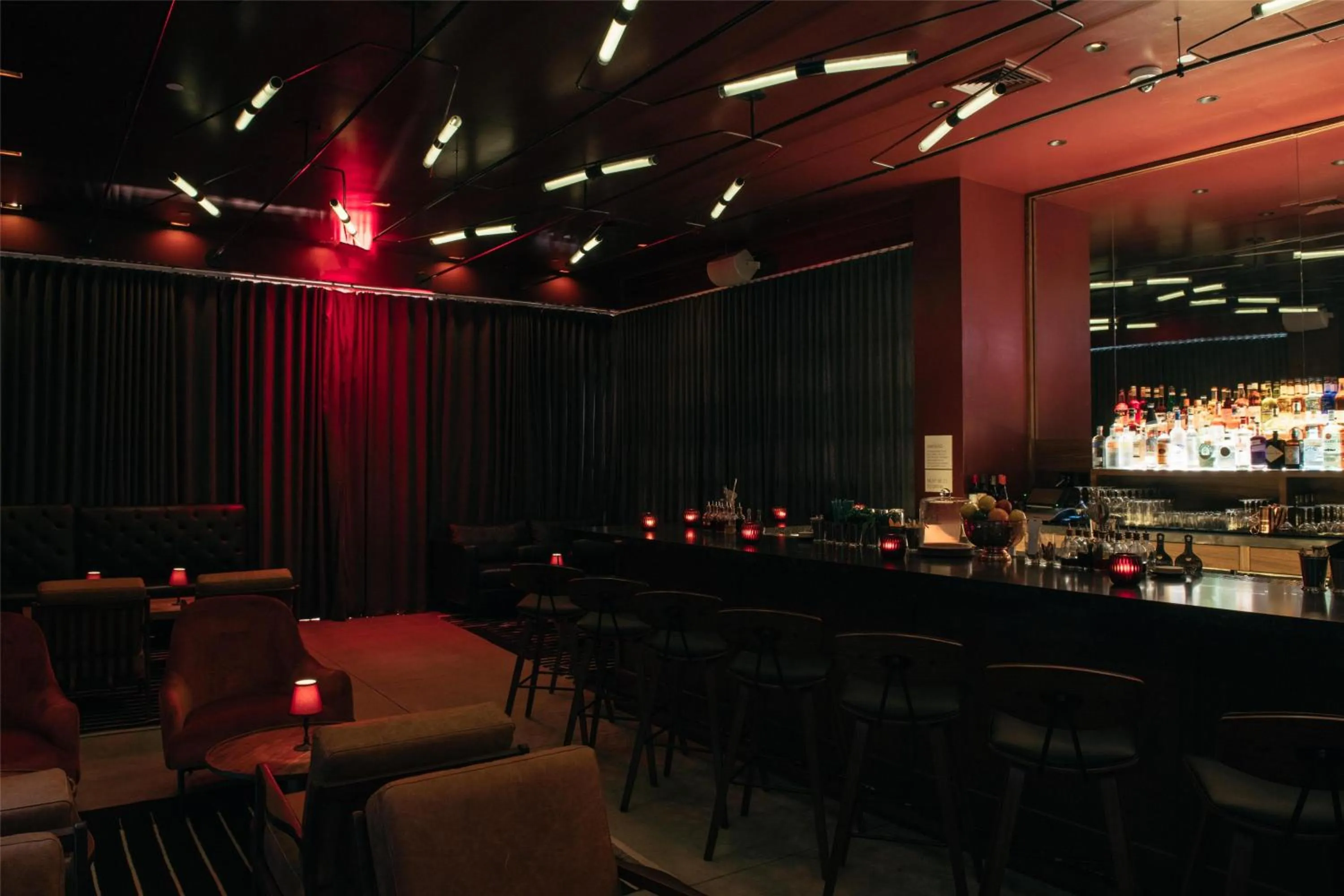 Lounge or bar in Arlo SoHo