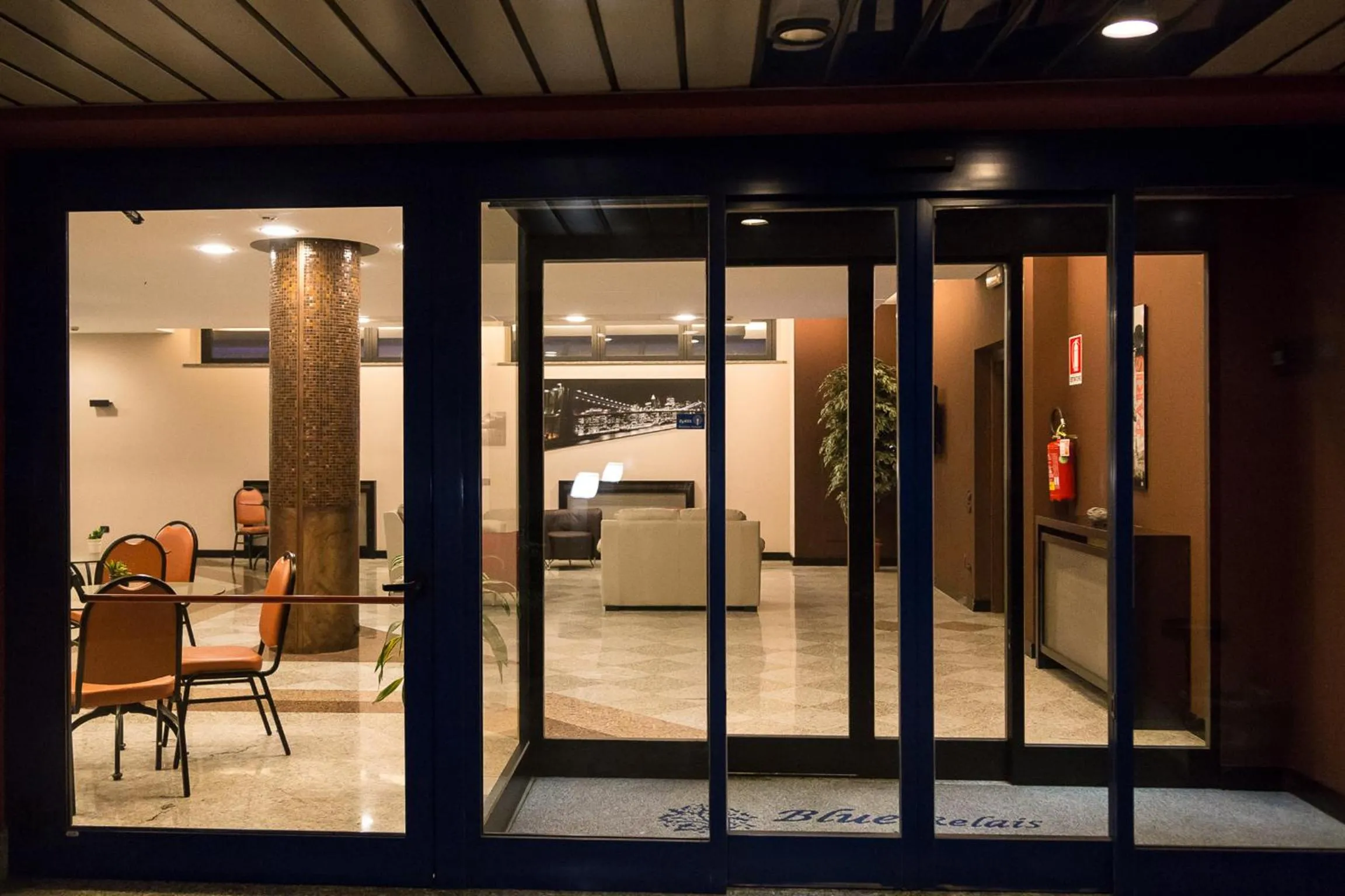 Facade/entrance in Blue Relais Maggiore