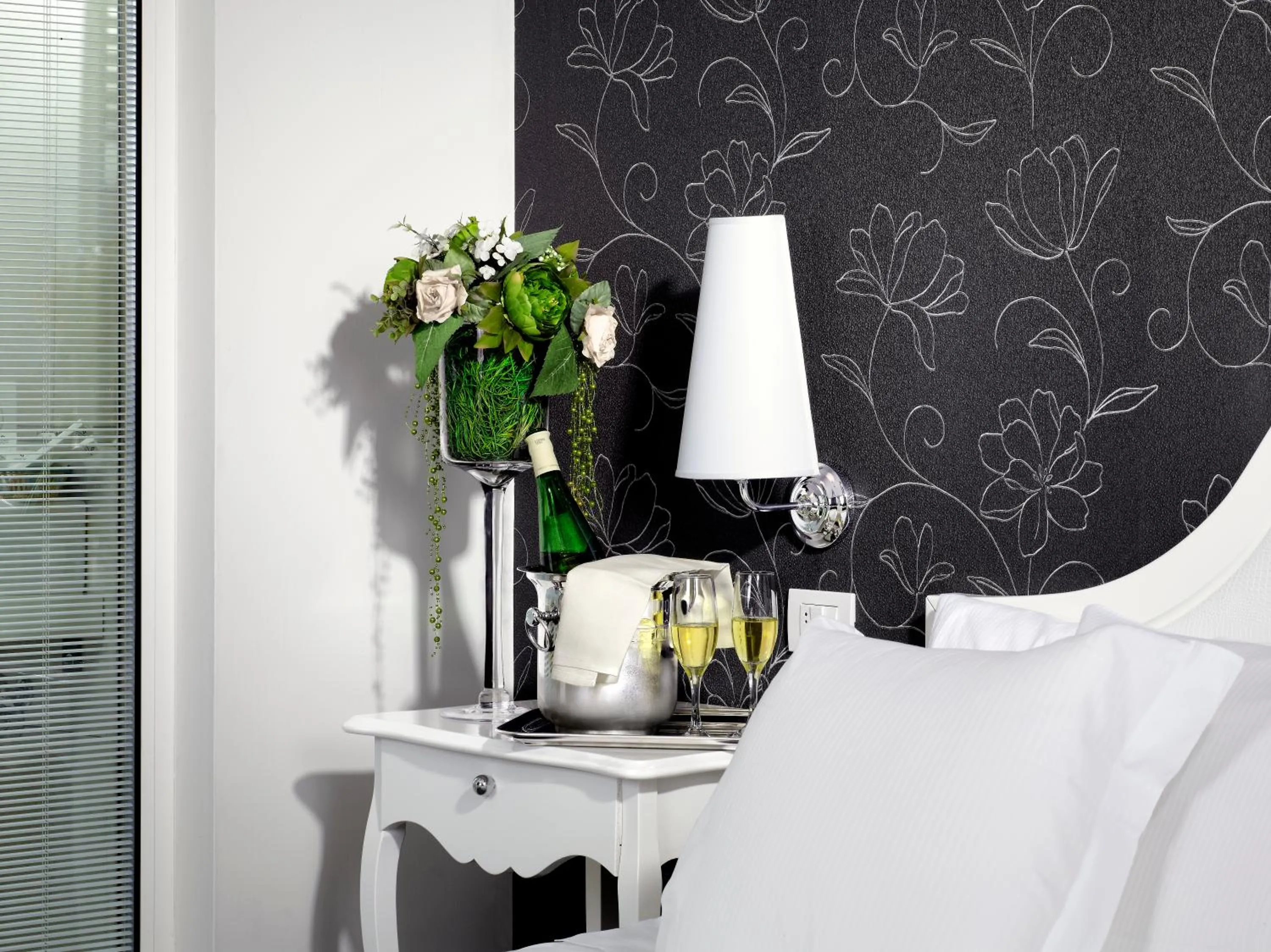 Bedroom, Bed in Blue Relais Maggiore