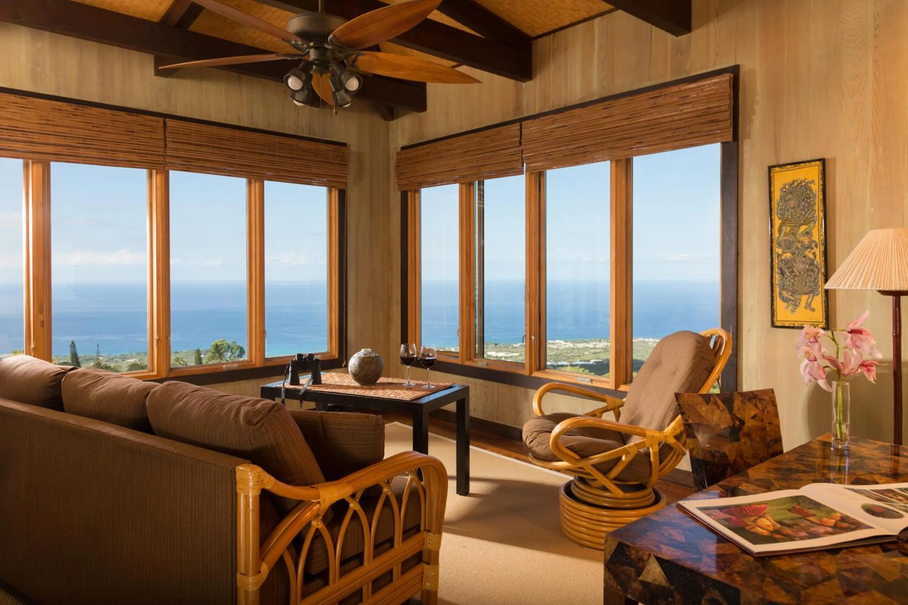 Bedroom in Holualoa Inn