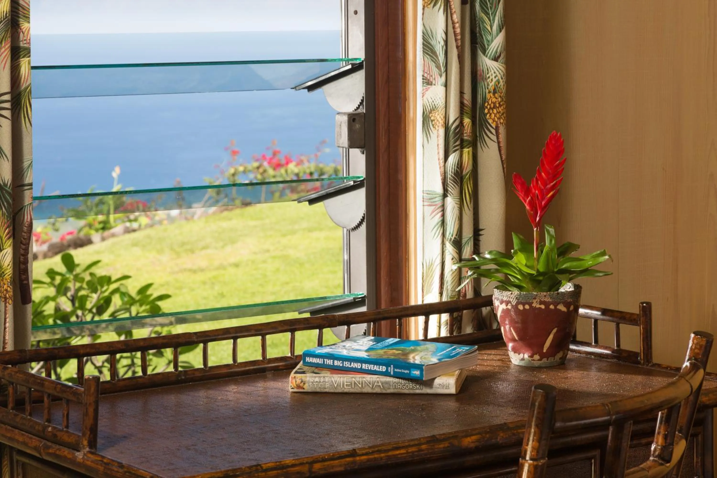 Sea view in Holualoa Inn