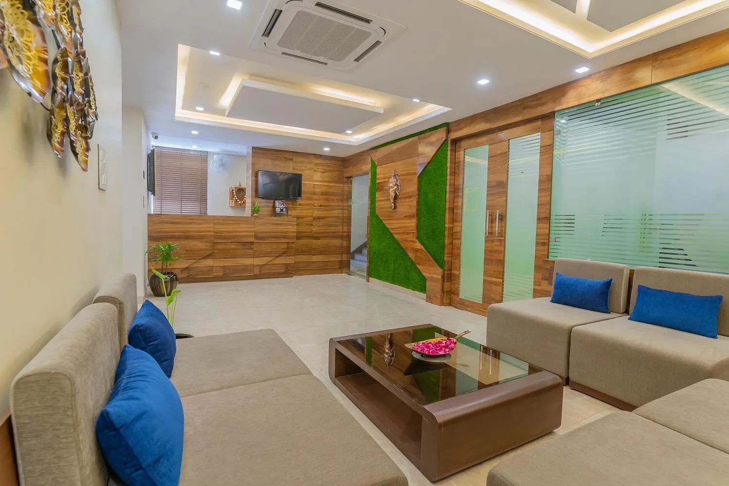 Lobby or reception in Ramana Hotel