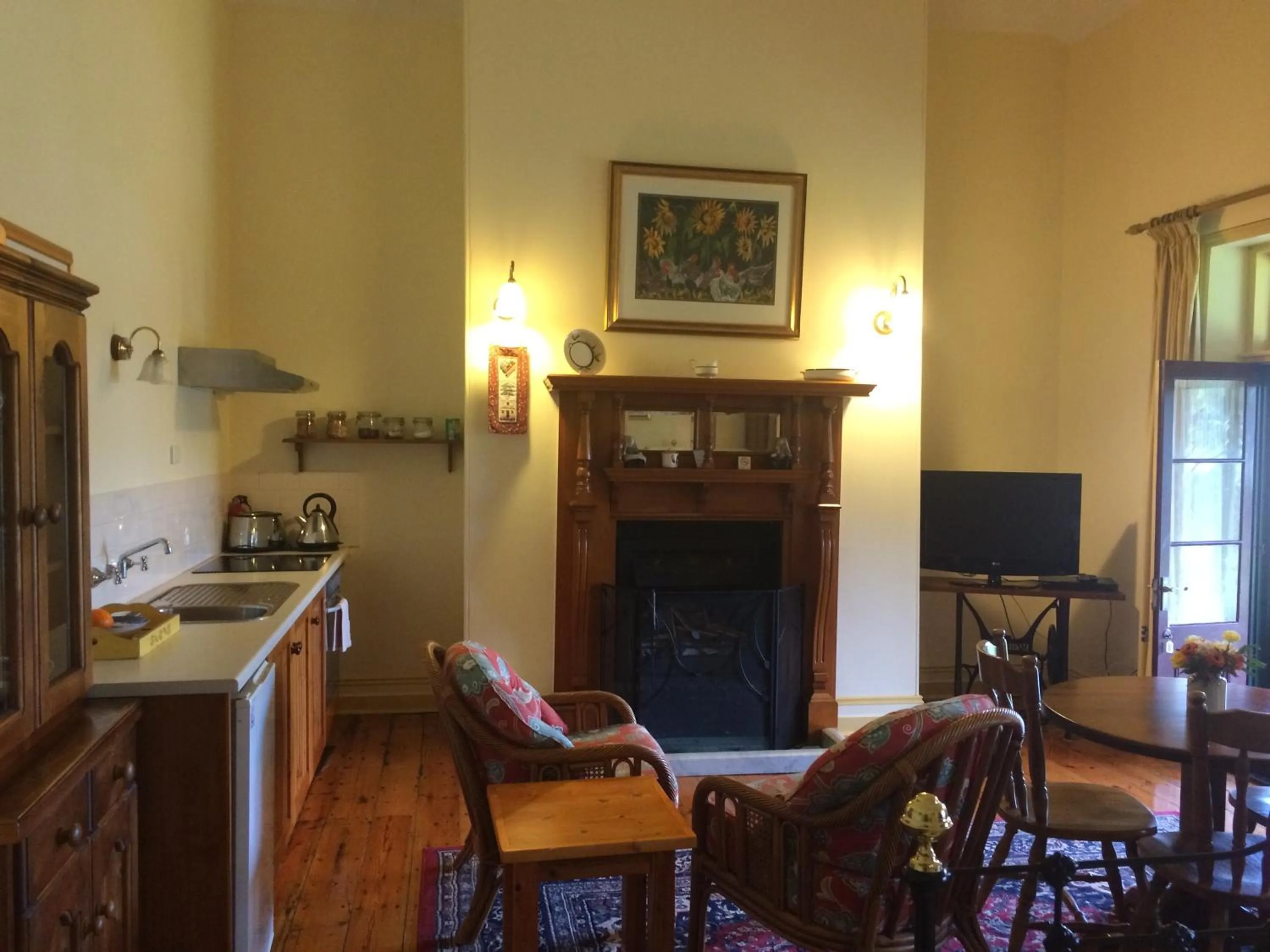 Kitchen or kitchenette in Robe House Heritage Accommodation