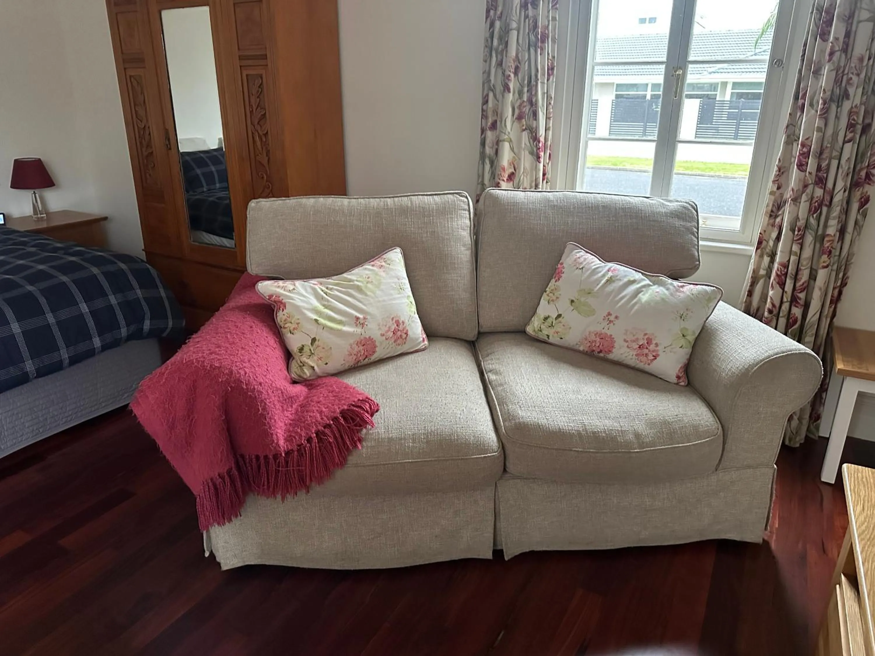 Seating area, Bed in Robe House Heritage Accommodation