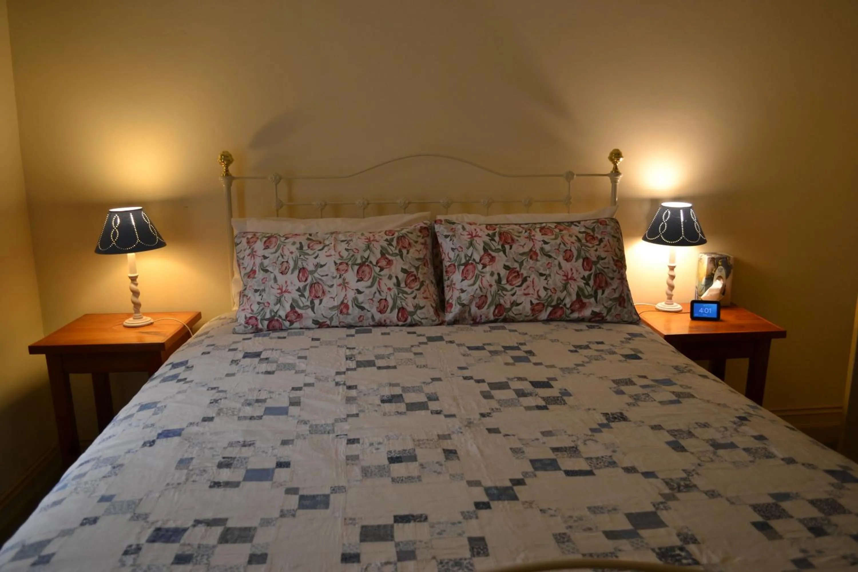 Bed in Robe House Heritage Accommodation