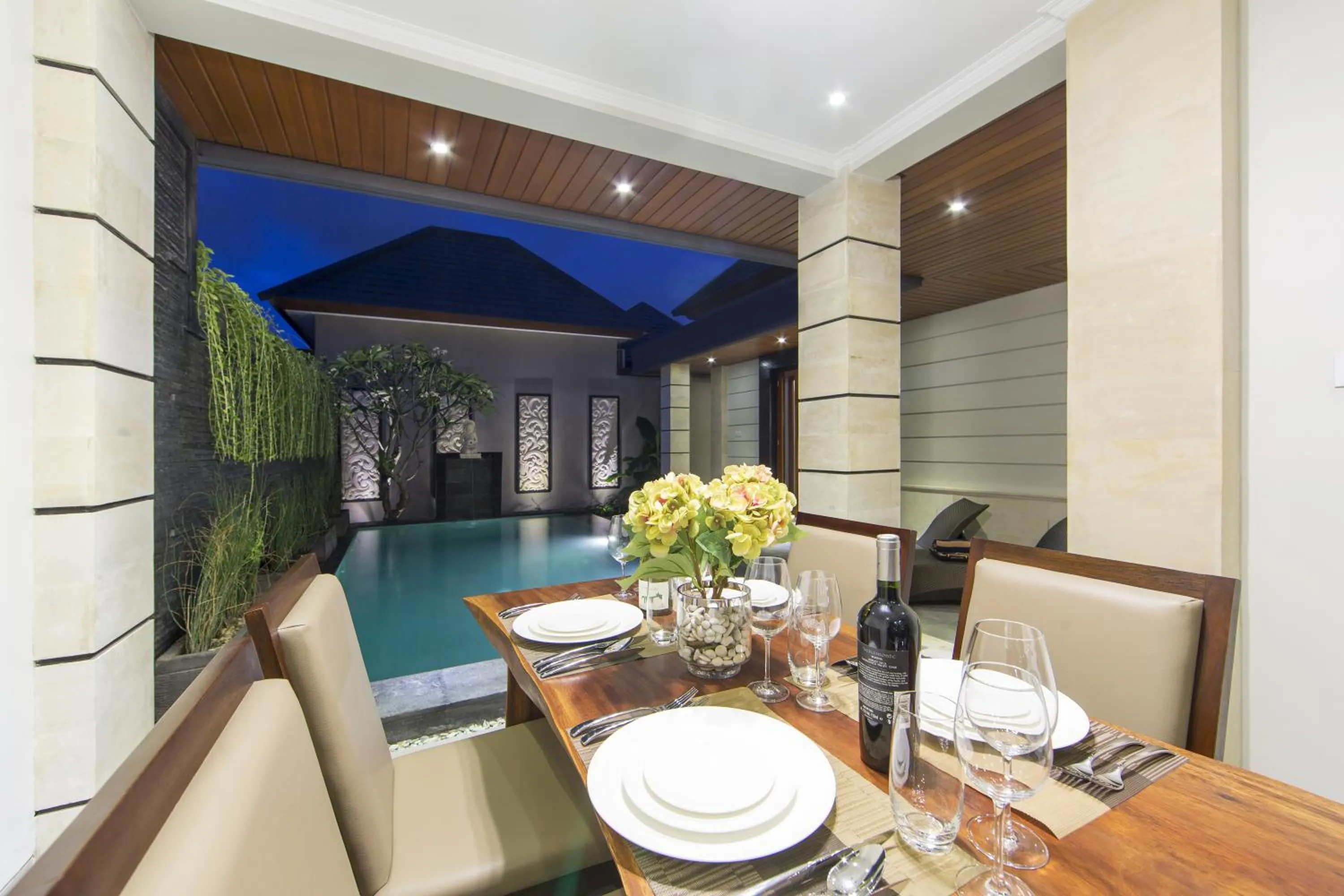 Dining area in The Banyumas Suite Villa Legian