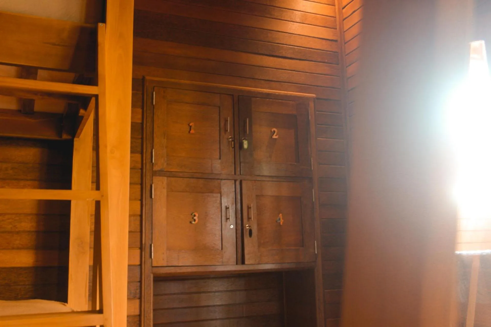 microwave in Garden Cottage Lembongan & Hostel