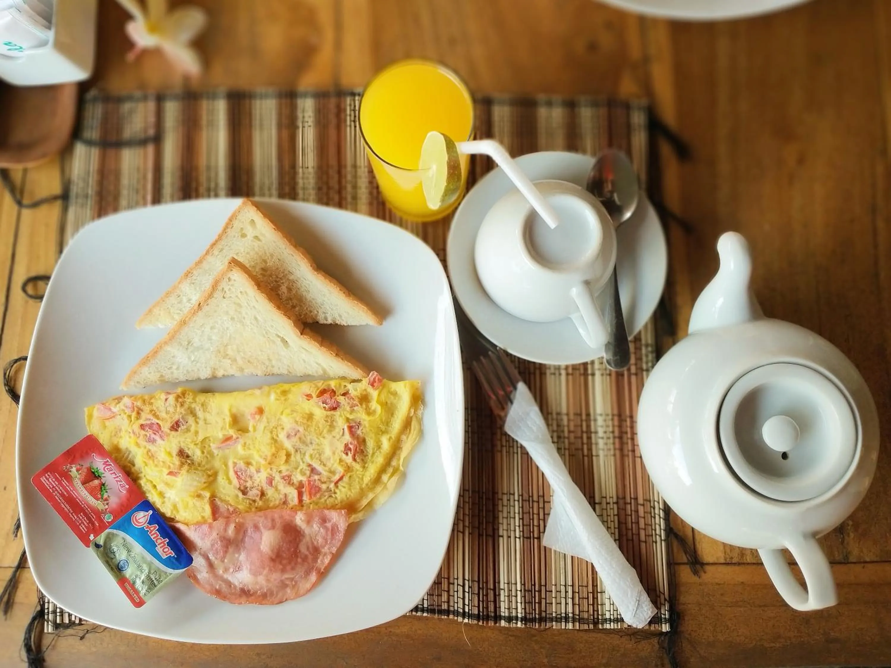 Breakfast in Garden Cottage Lembongan & Hostel