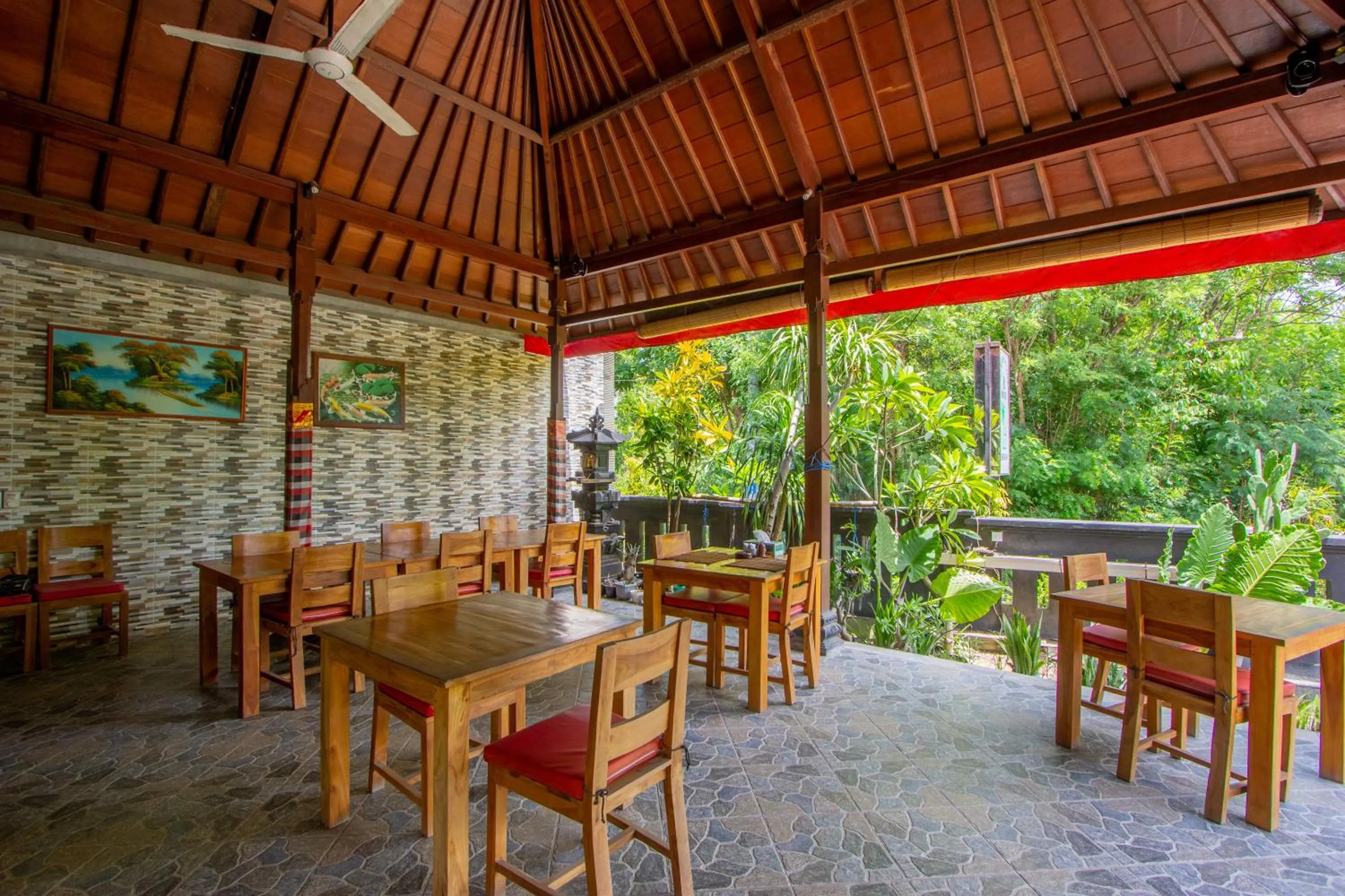 Restaurant/places to eat in Garden Cottage Lembongan & Hostel