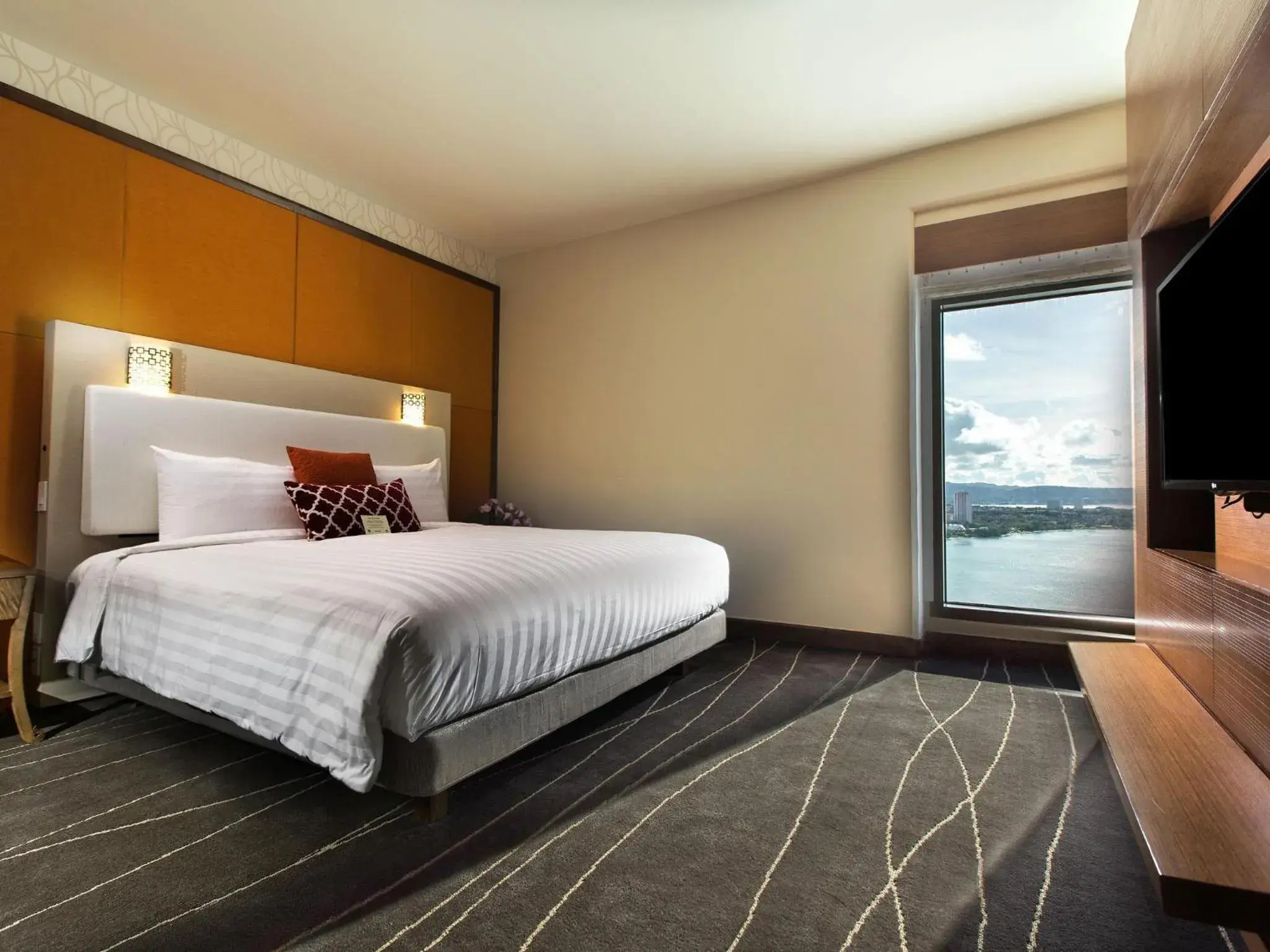 Bedroom, Bed in Dusit Thani Guam Resort Bedroom, Bed in Dusit Thani Guam Resort