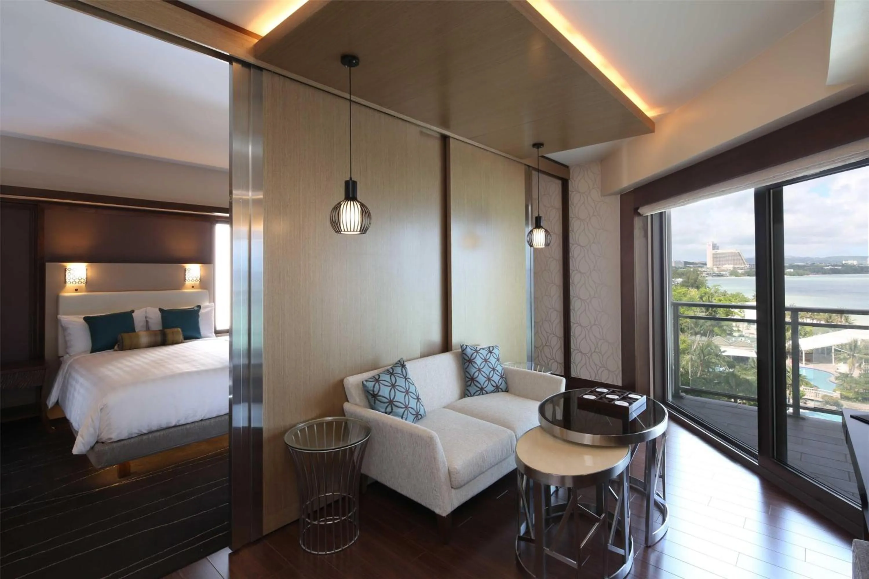 Bedroom, Bed in Dusit Thani Guam Resort