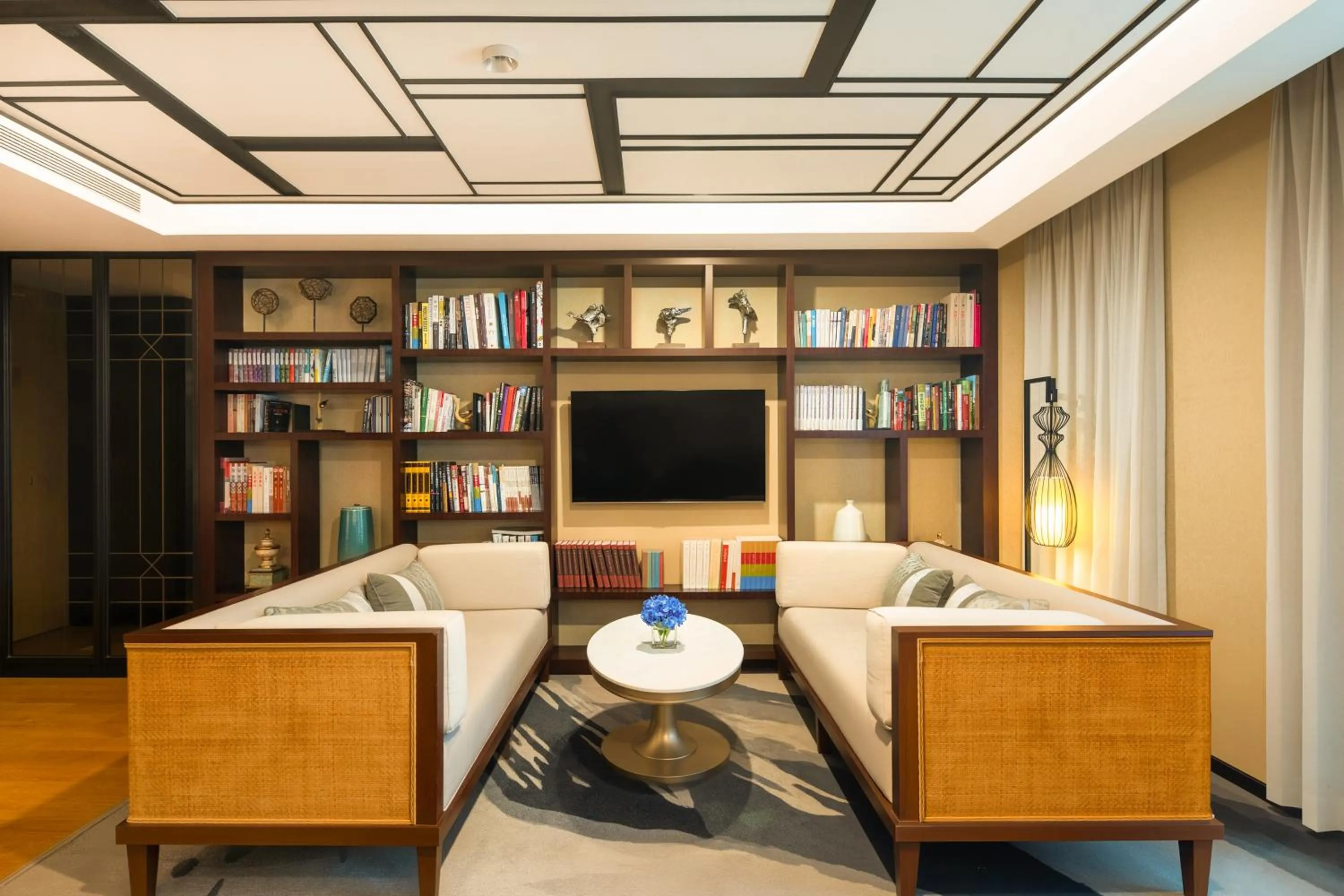 Library in LN Hotel Five