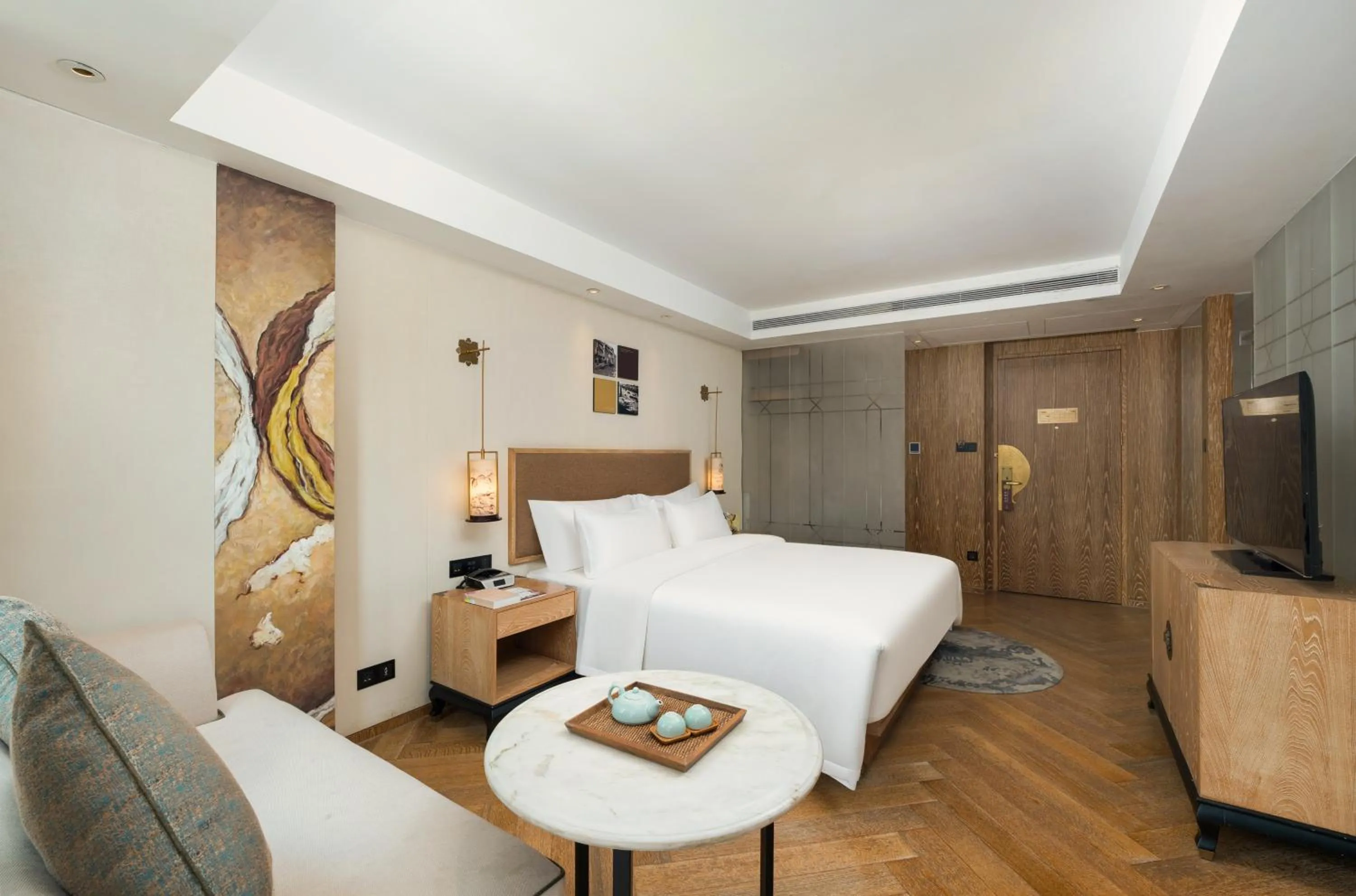 Bed in LN Hotel Five