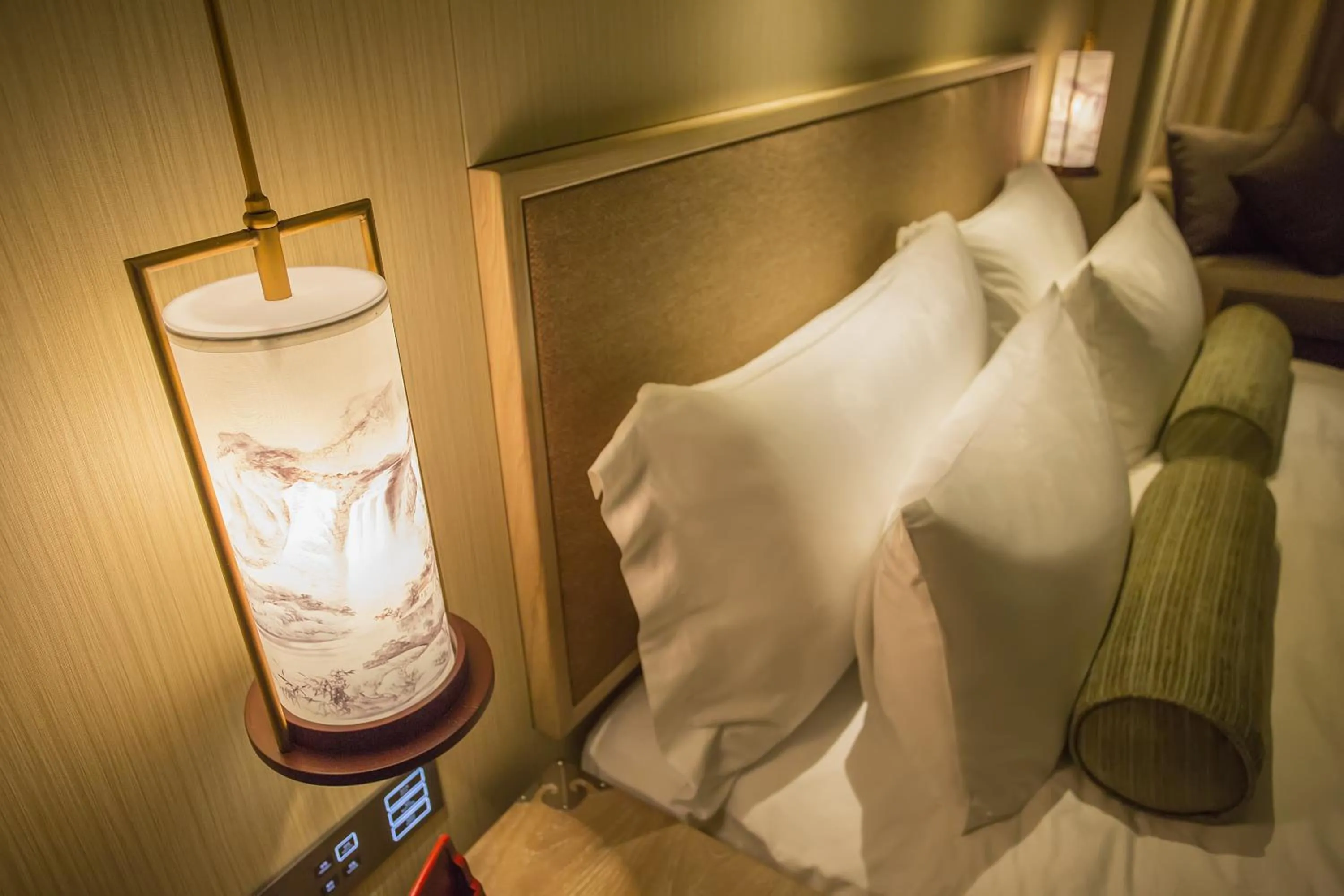 Photo of the whole room, Bed in LN Hotel Five