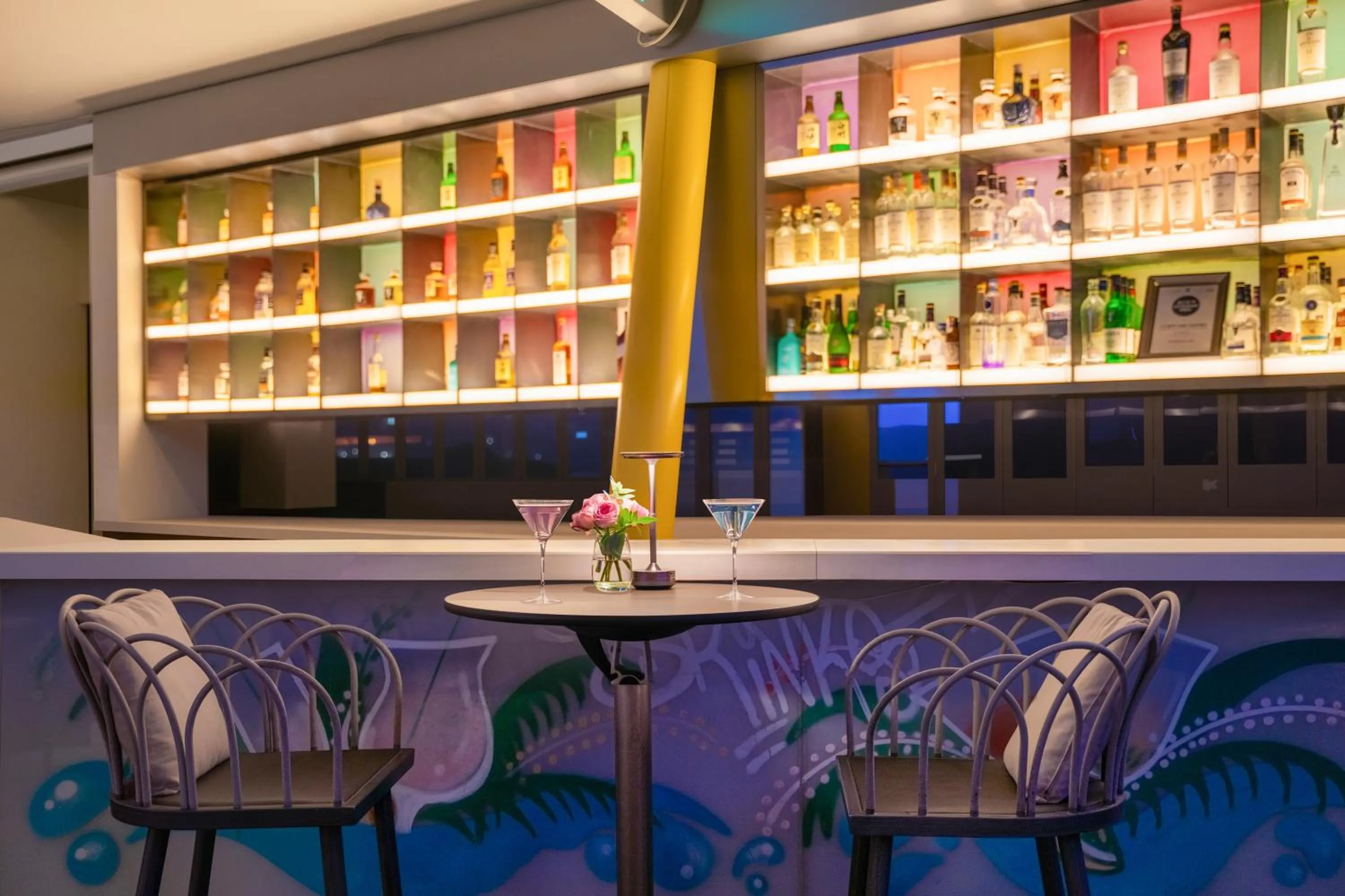 Lounge or bar in LN Hotel Five