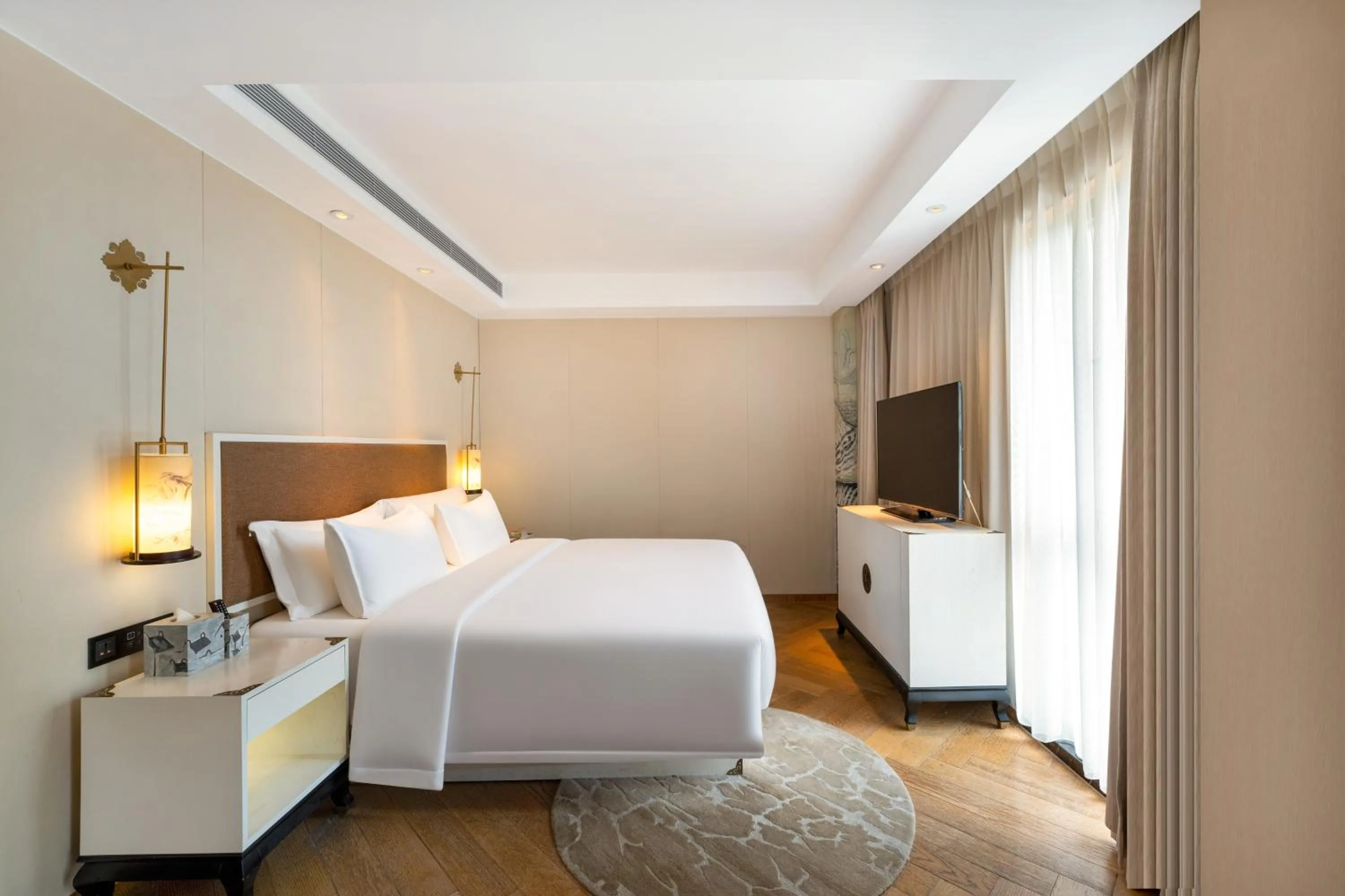 Bed in LN Hotel Five