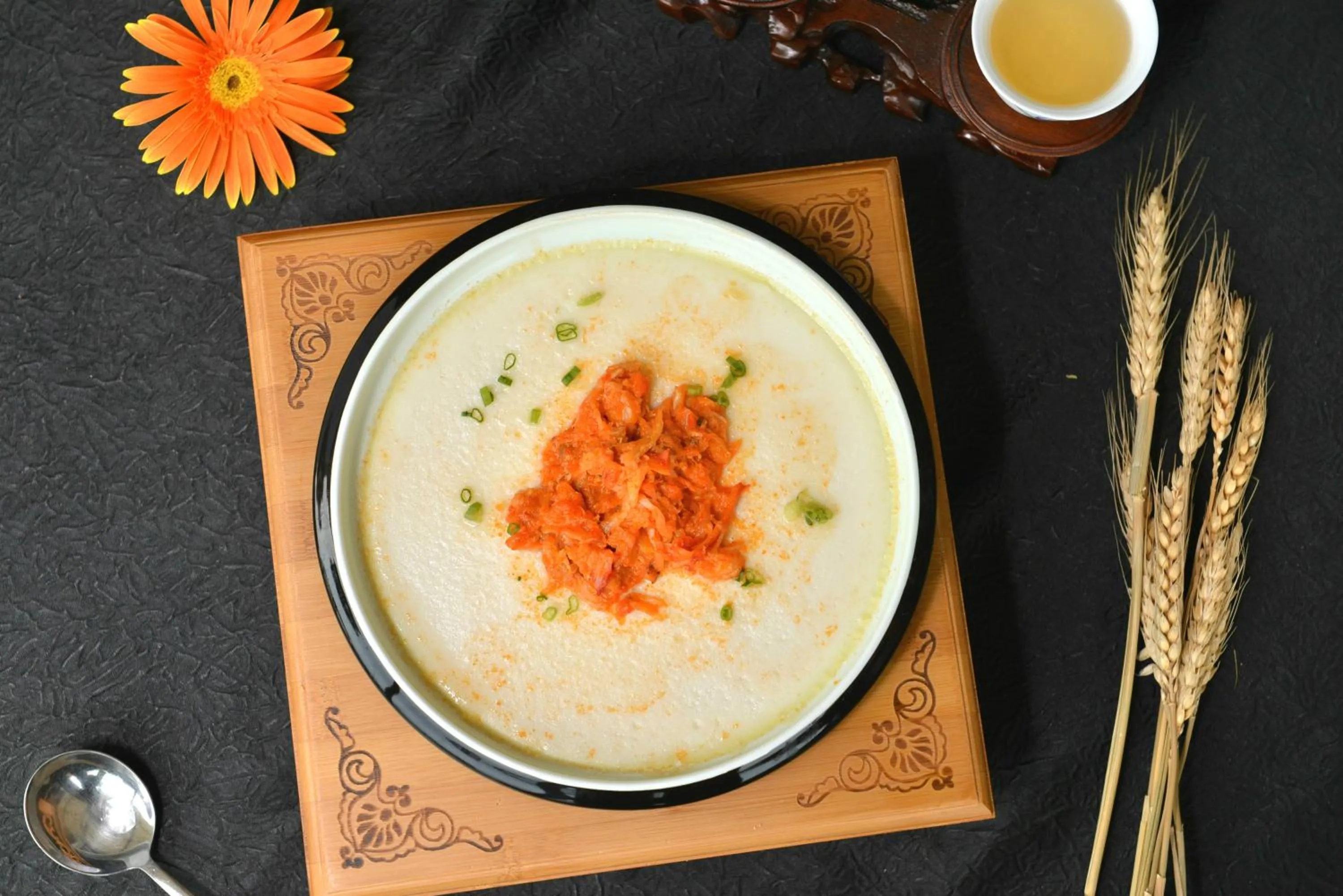 Restaurant/places to eat in LN Hotel Five