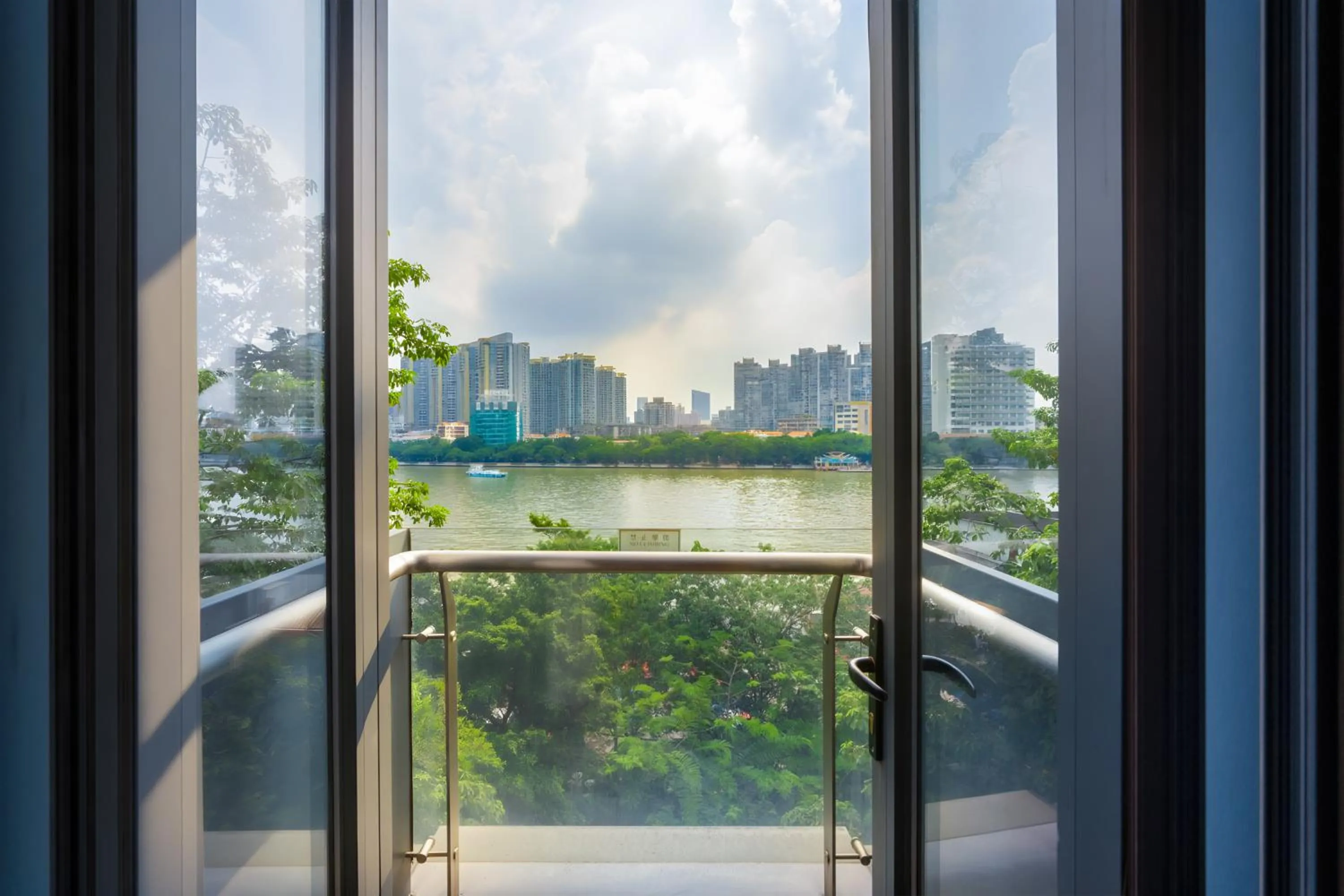 Day in LN Hotel Five