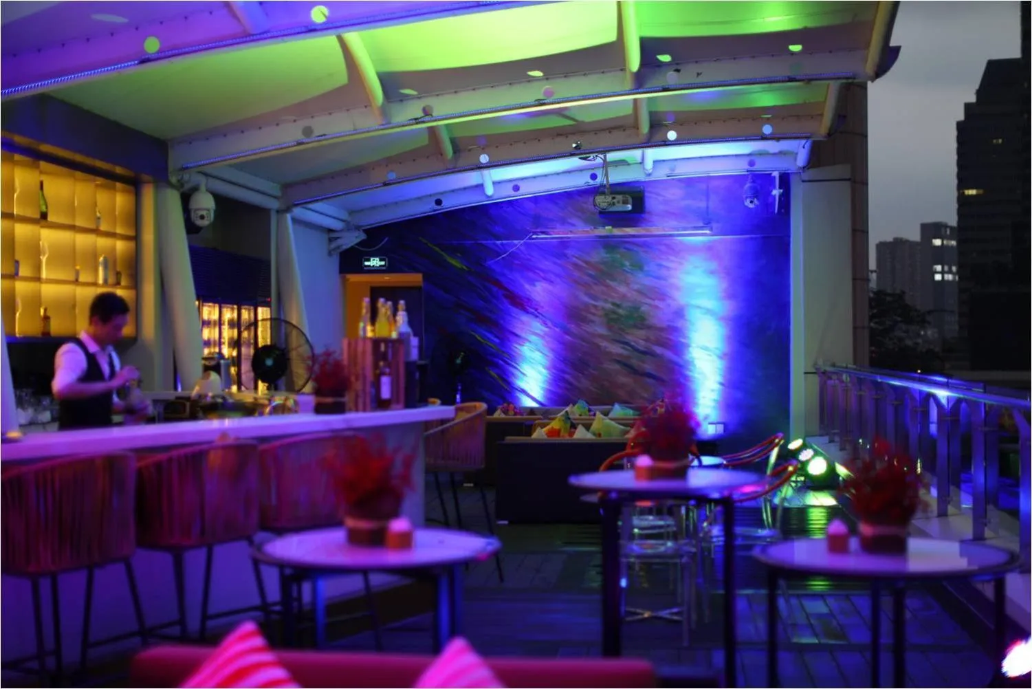 Lounge or bar in LN Hotel Five