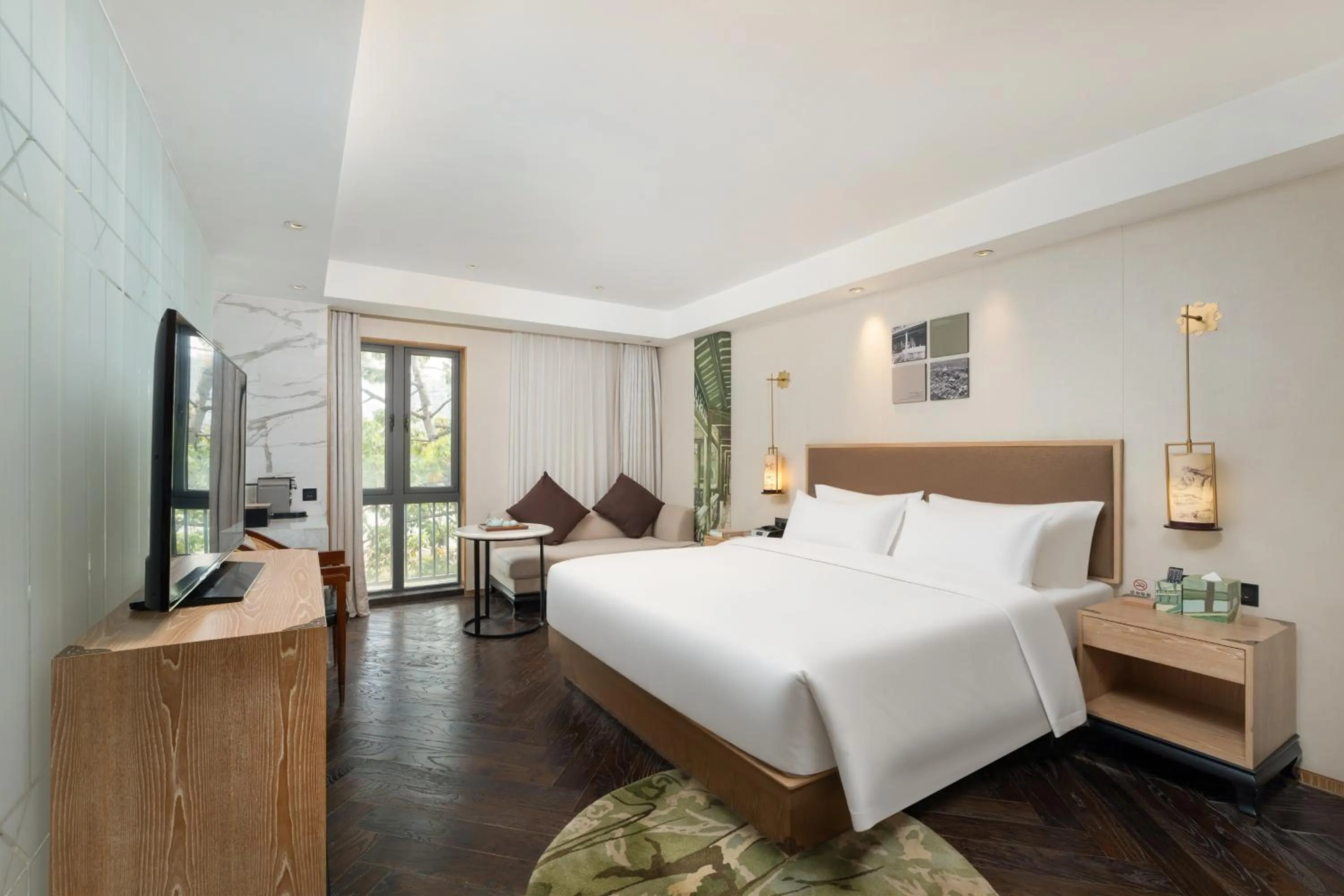 Bed in LN Hotel Five