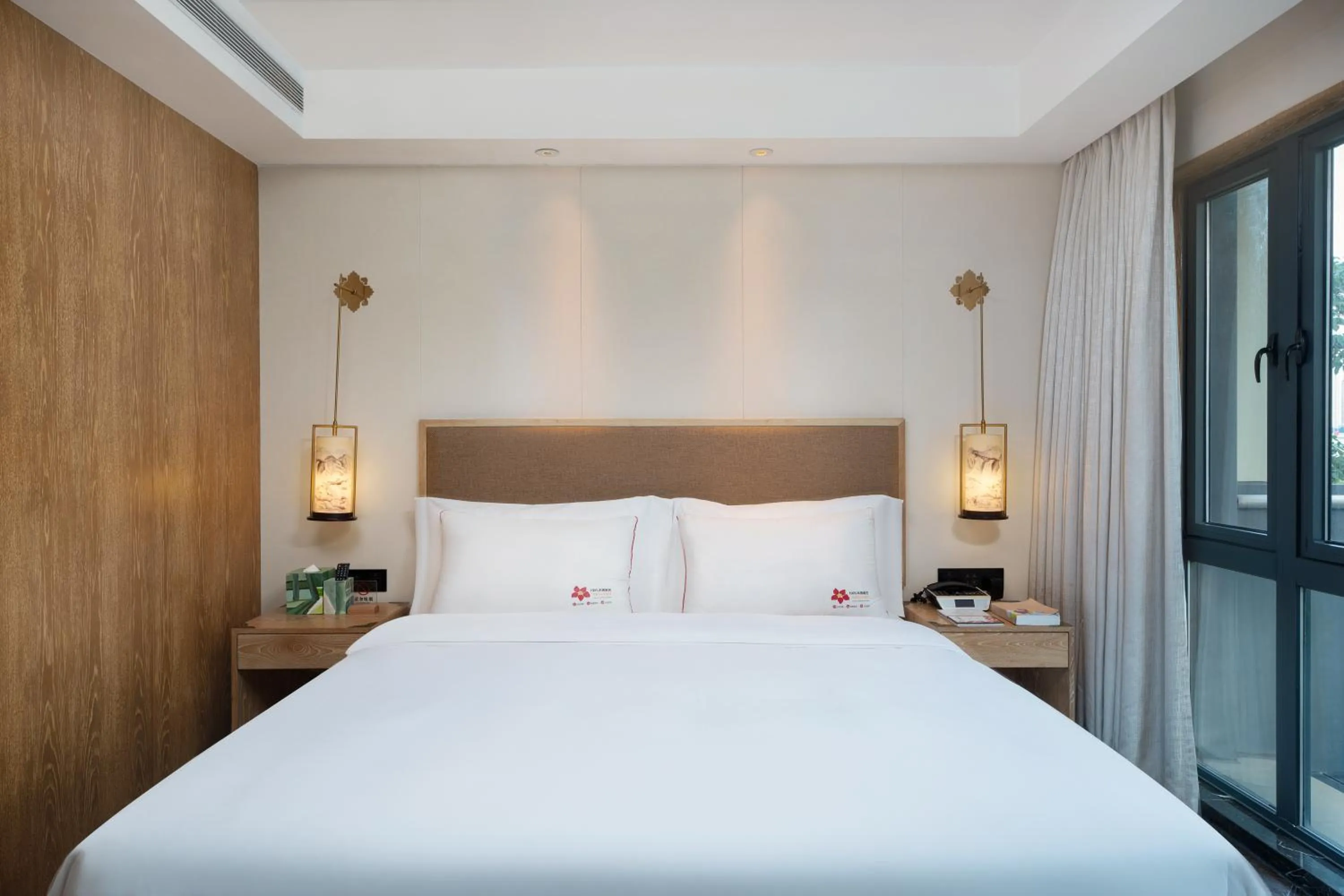 Bed in LN Hotel Five